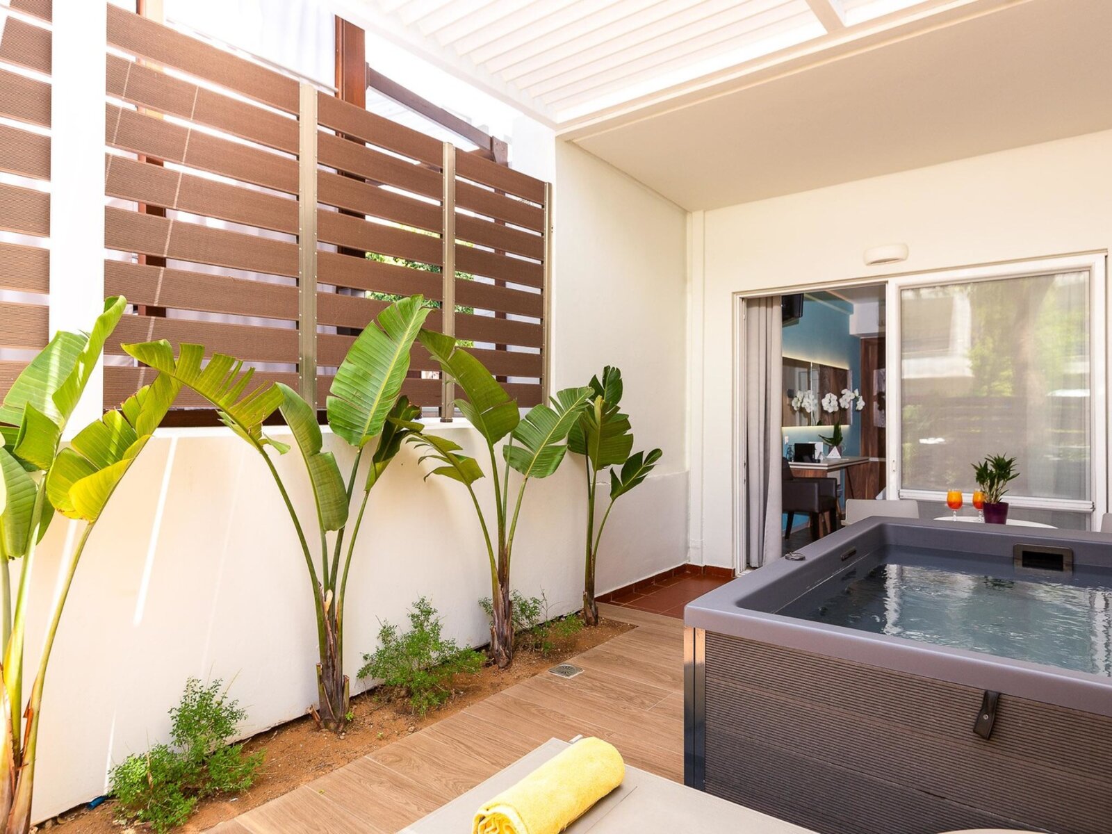 Wohnbeispiel Juniorsuite with Outdoor Jacuzzi