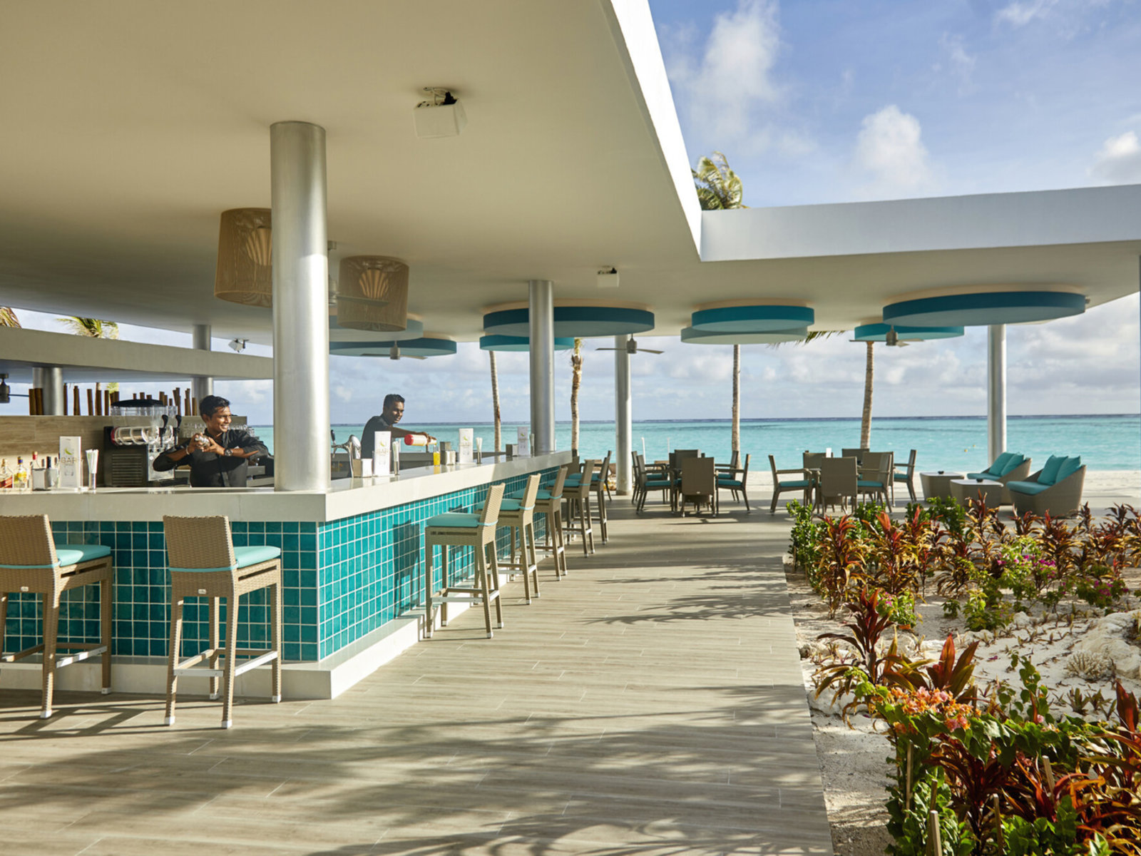 Sunshine & Swim up Bar (Swim up ab 18 J)