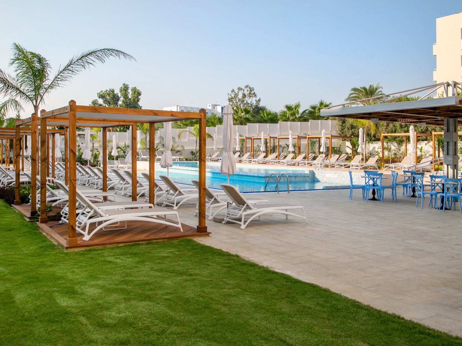 QUITE POOL