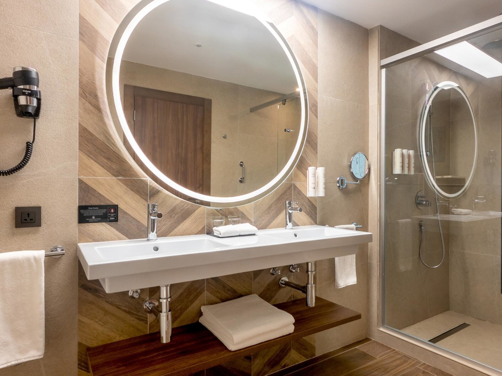 Wohnbeispiel Junior Suite Swim-Up