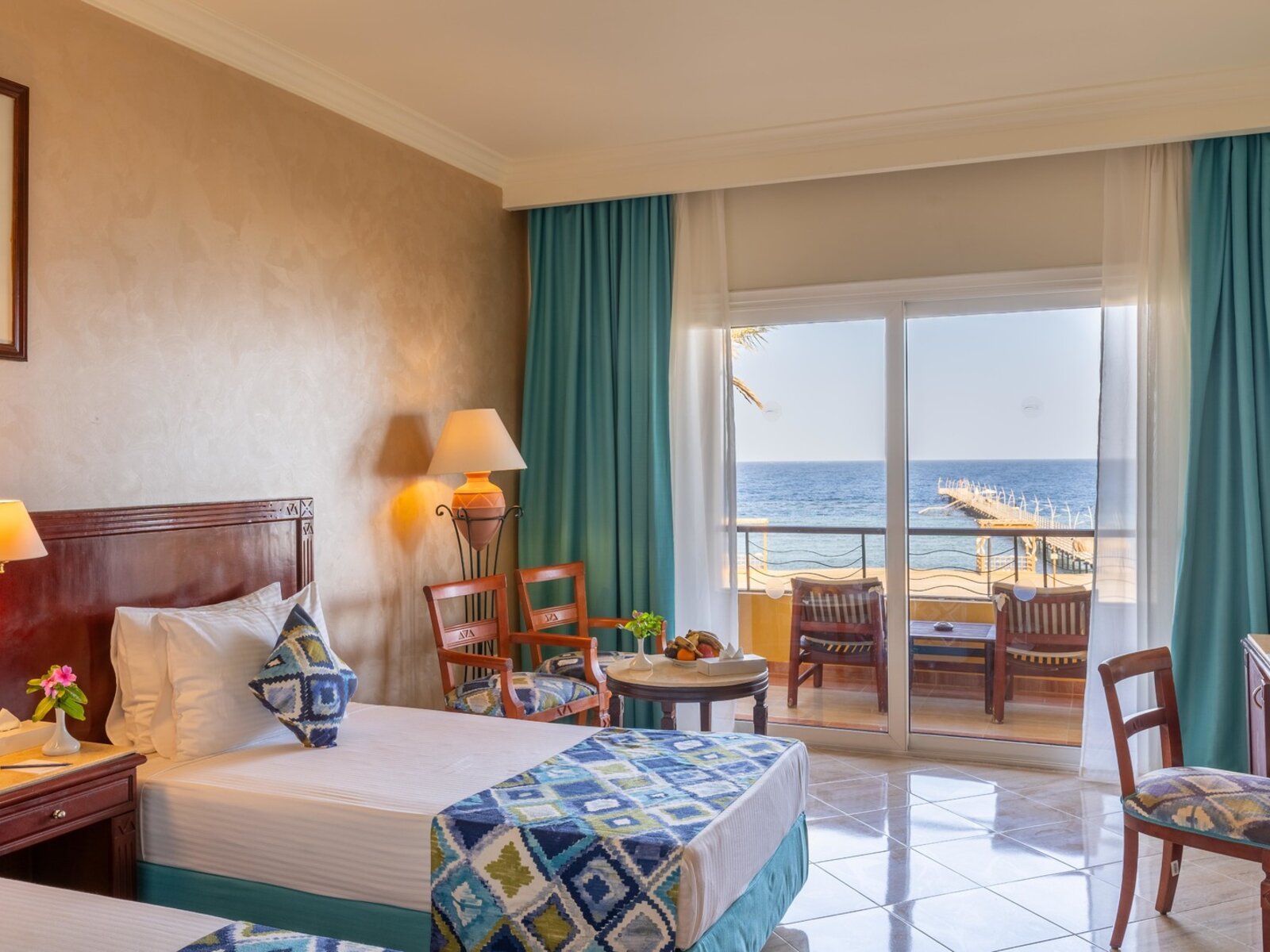 Wohnbeispiel Front Sea View room
