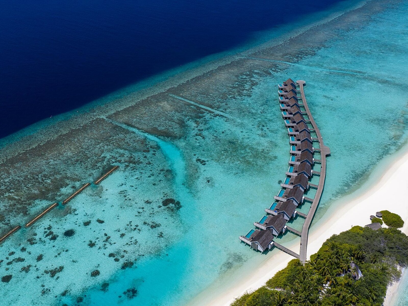 Wohnbeispiel Thundi Water Villa with Pool