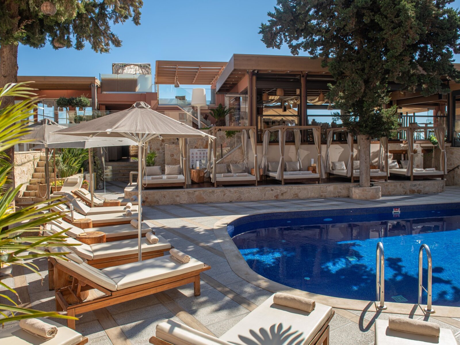 Pool & Snack-Bar ''Erato''