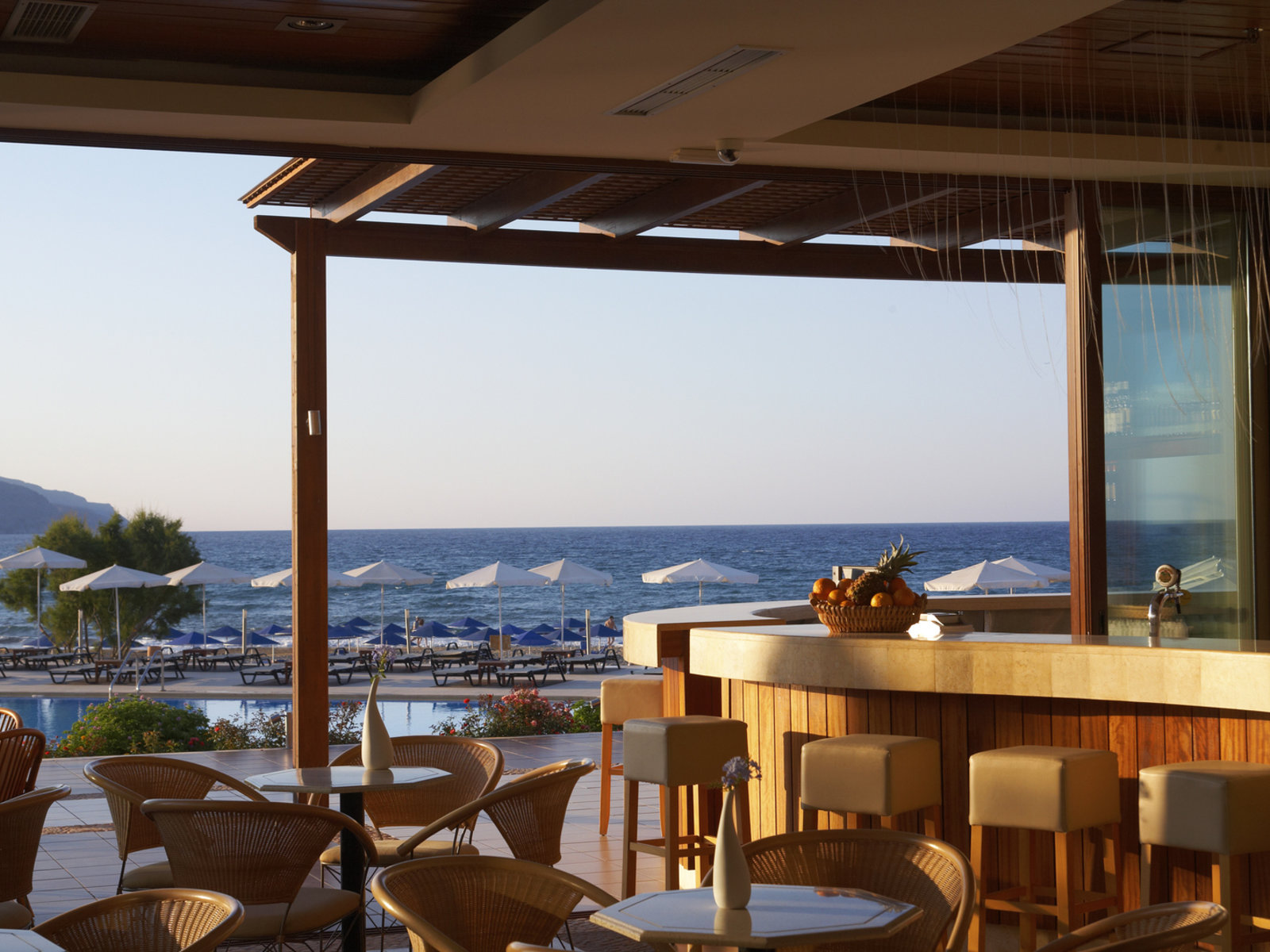 AVRA BEACH BAR