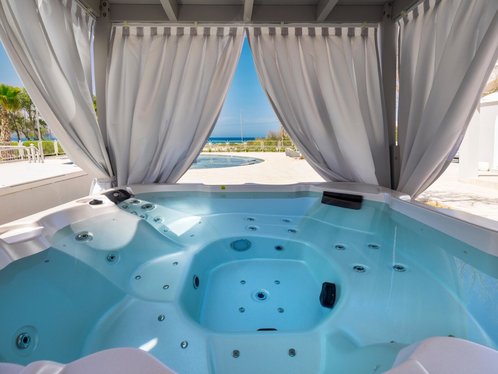 Wohnbeispiel 3 bedroom grand villa private pool