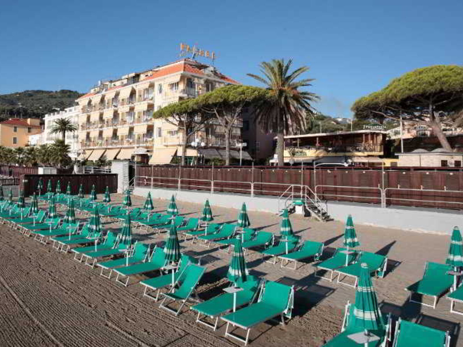 b&b hotel diano marina palace