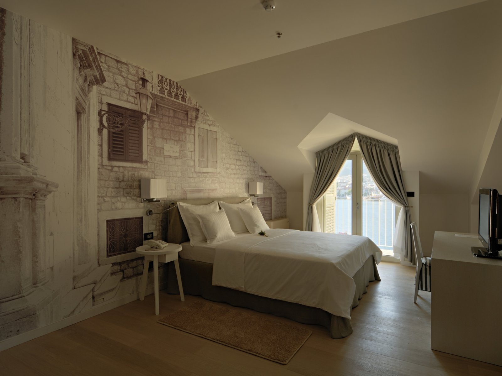 Sea view room with balcony