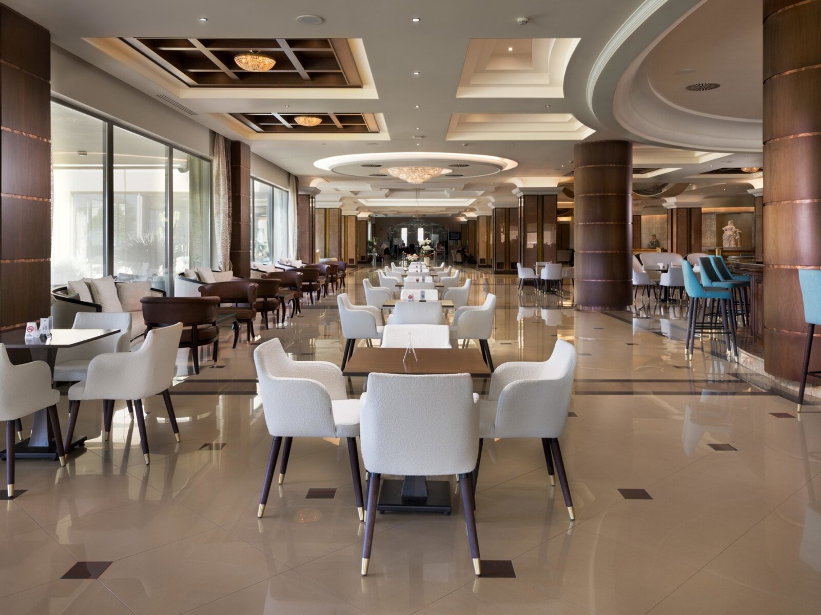 CRYSTAL LOUNGE BAR