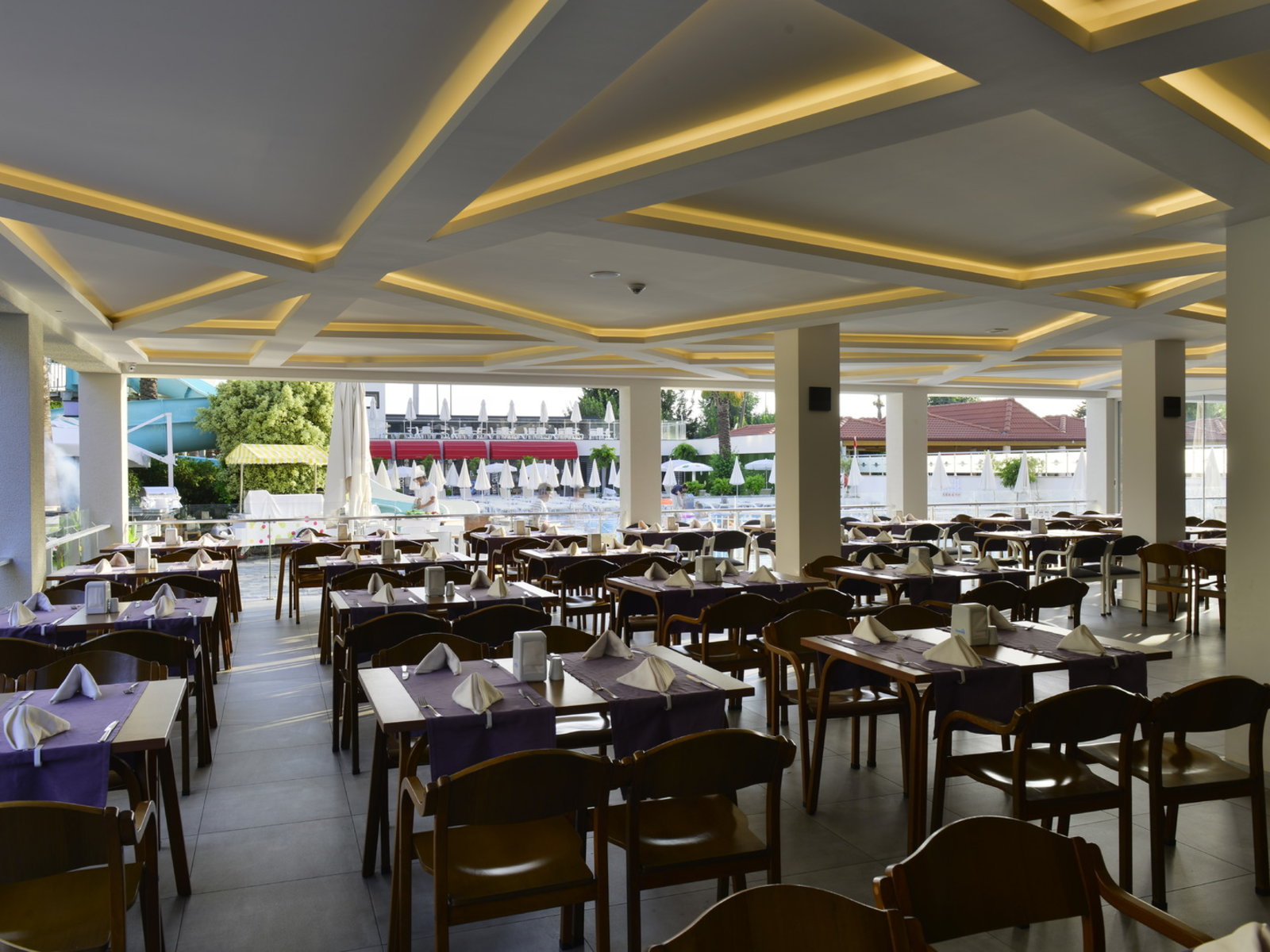 MAİN RESTAURANT