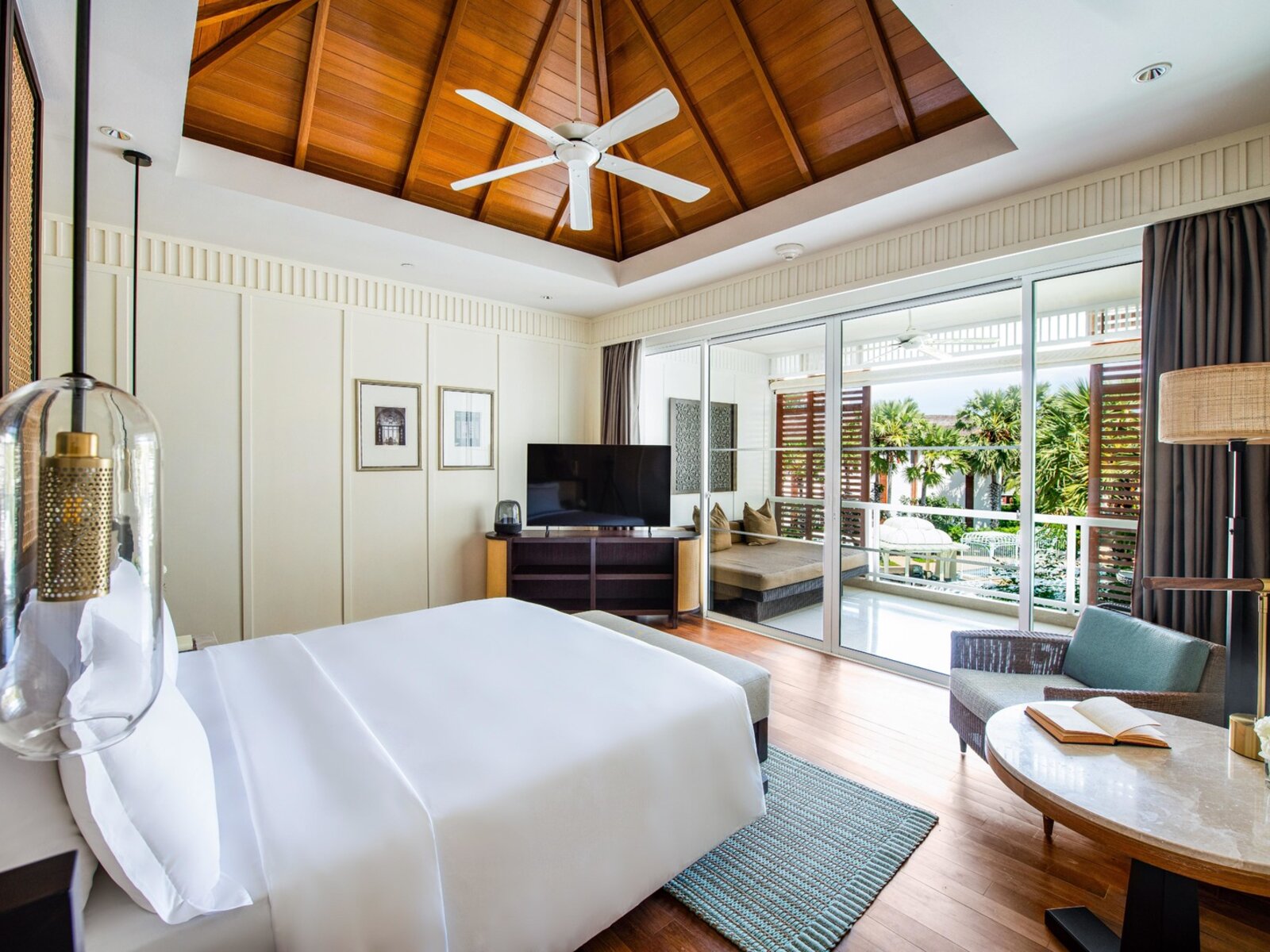 Wohnbeispiel Premium Pool View Room