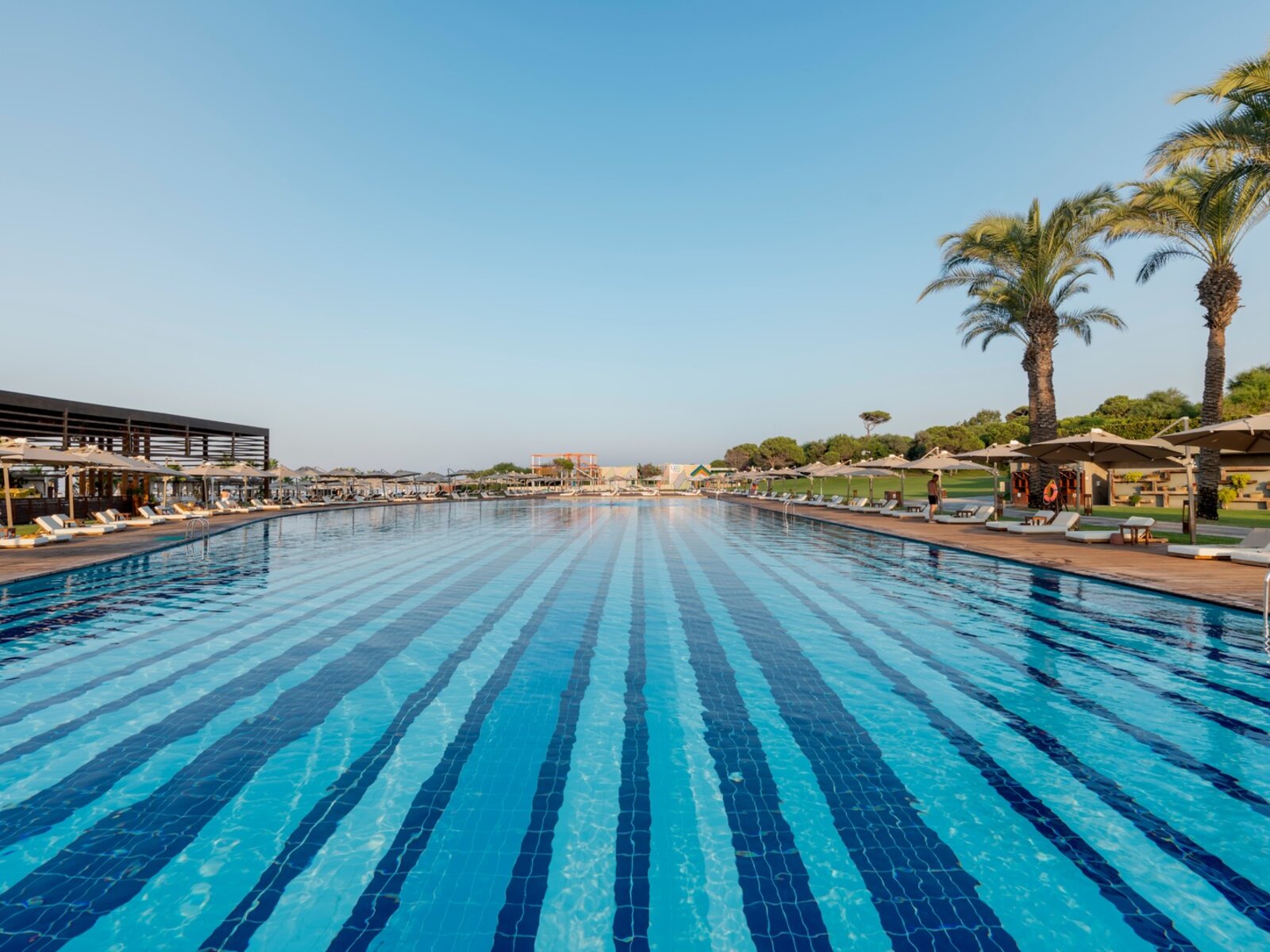 Main Pool (seasonable heating)