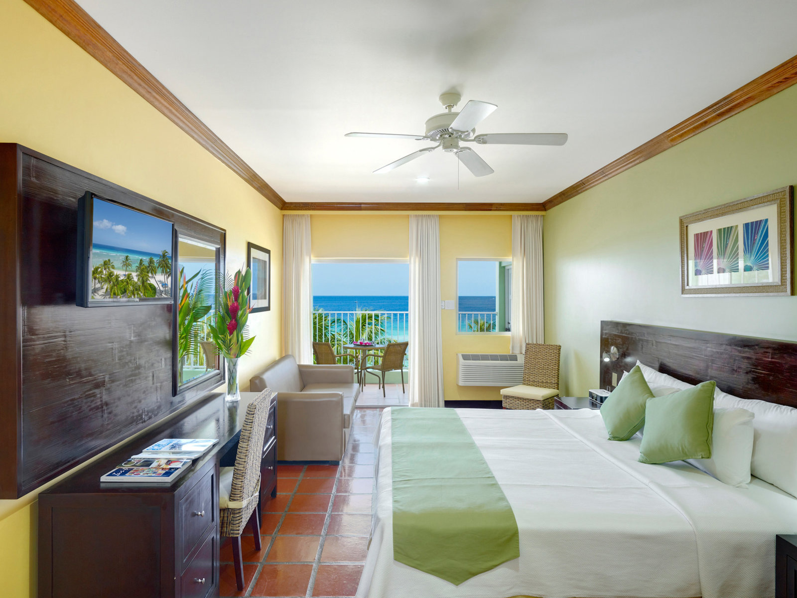 Wohnbeispiel Superior Ocean Front Room
