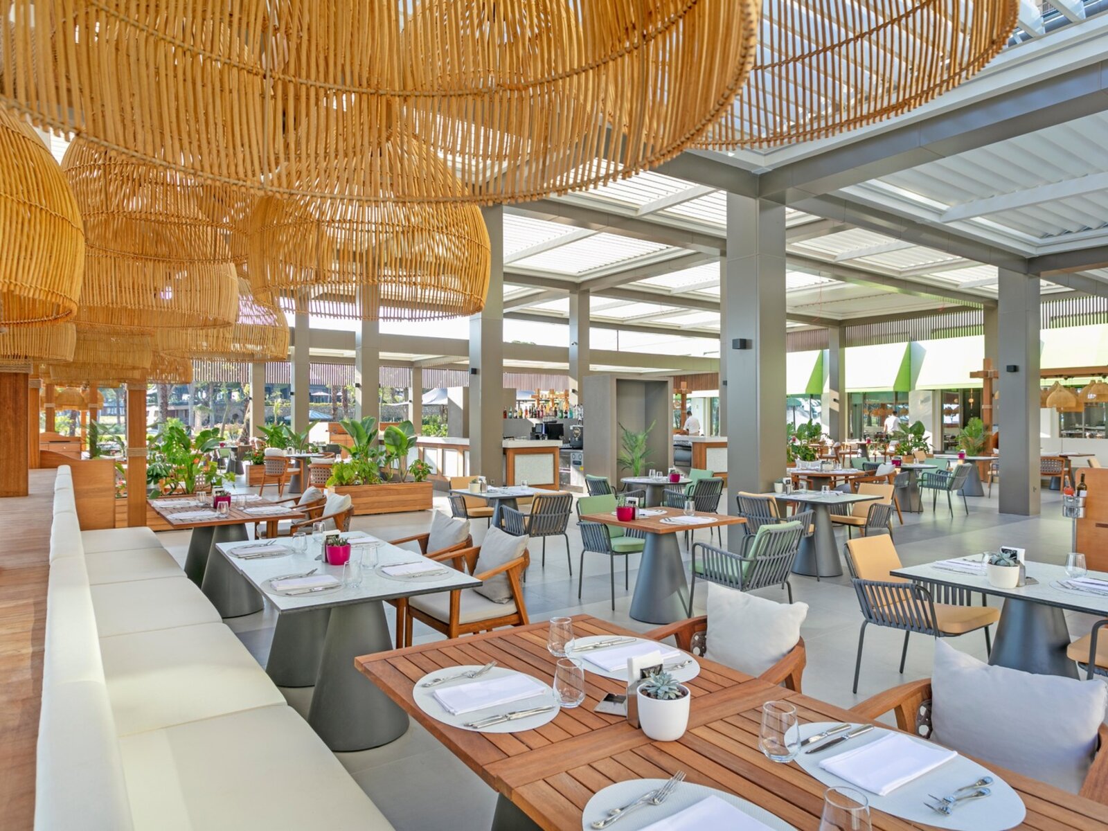 MARE MAIN RESTAURANT