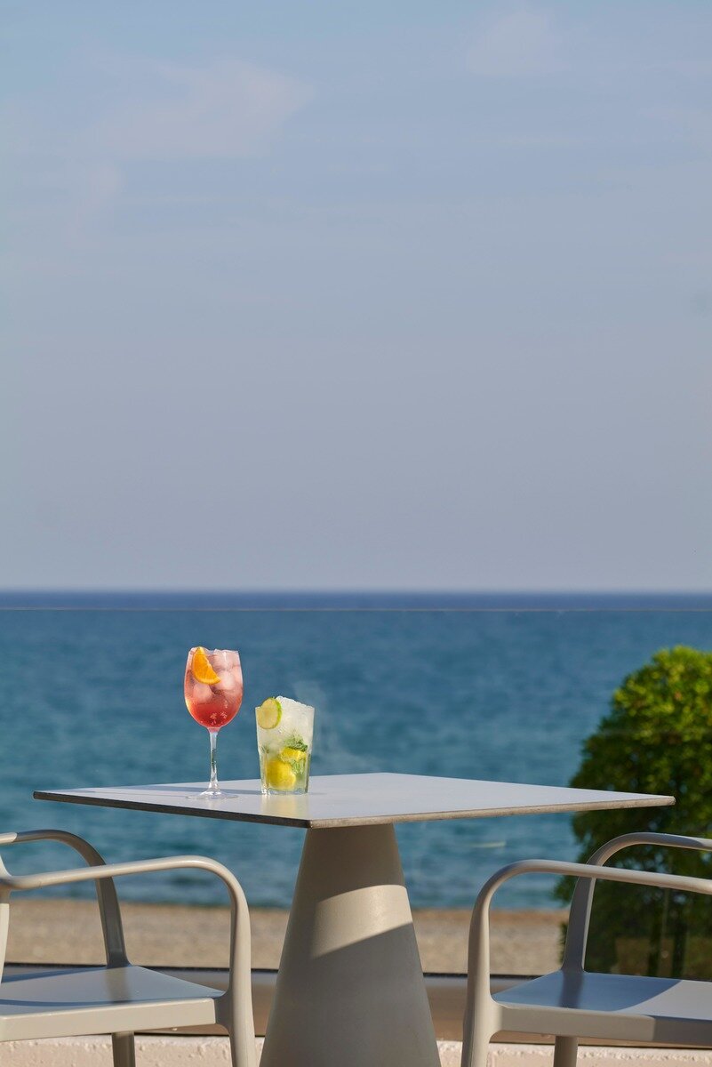 Pool Bar