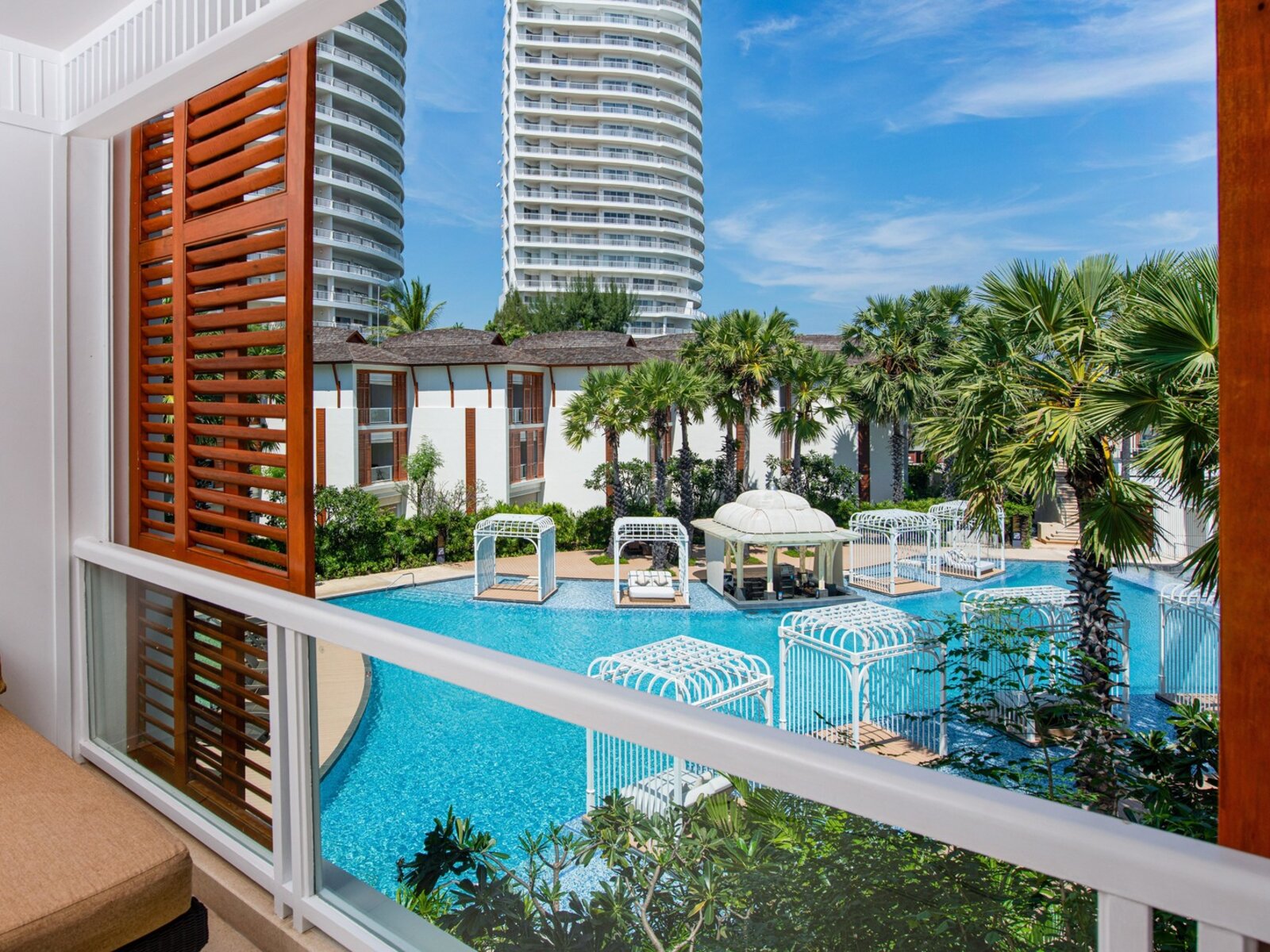 Wohnbeispiel Premium Pool View Room