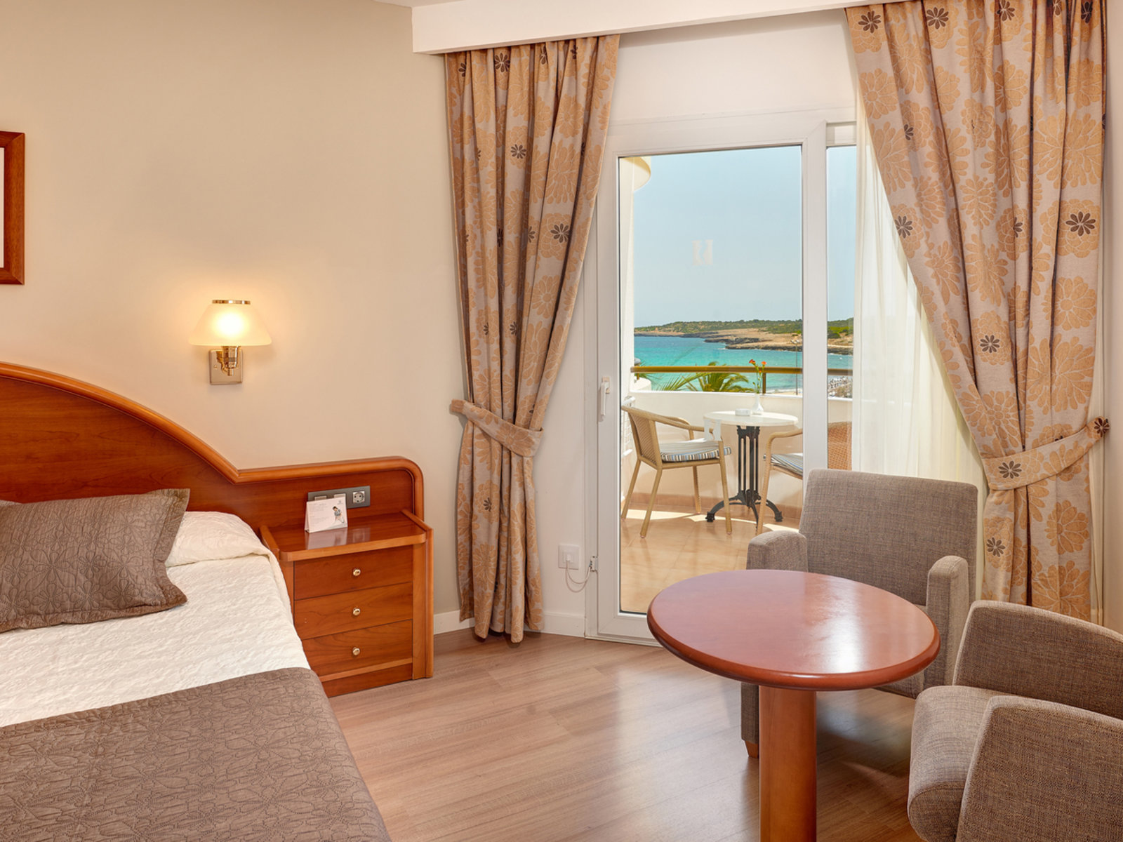Wohnbeispiel Double room side sea view