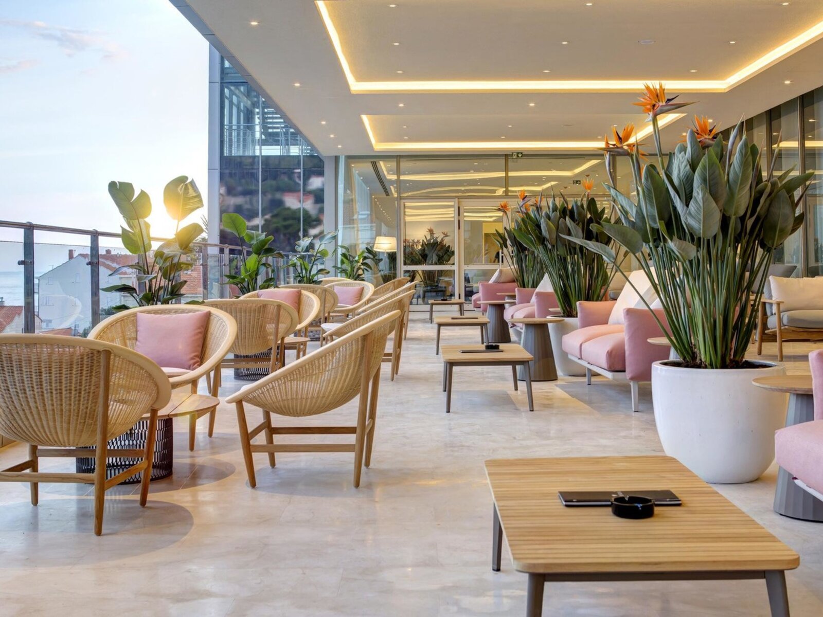 Terrace Libertas & Lobby Bar