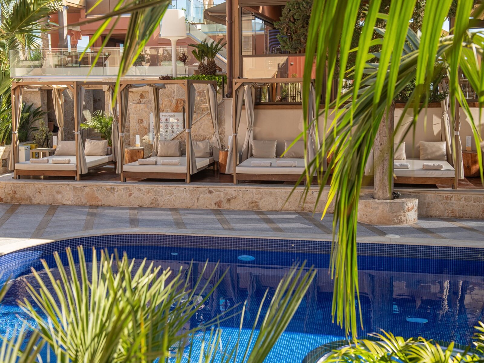 Pool & Snack-Bar ''Erato''