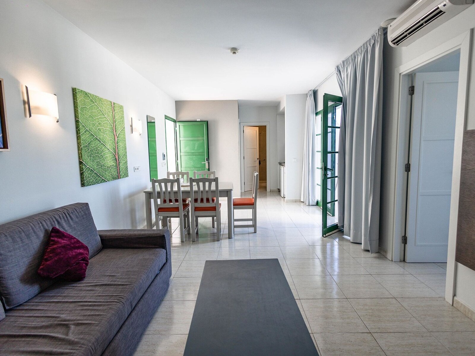 Classic 2-bed Apt