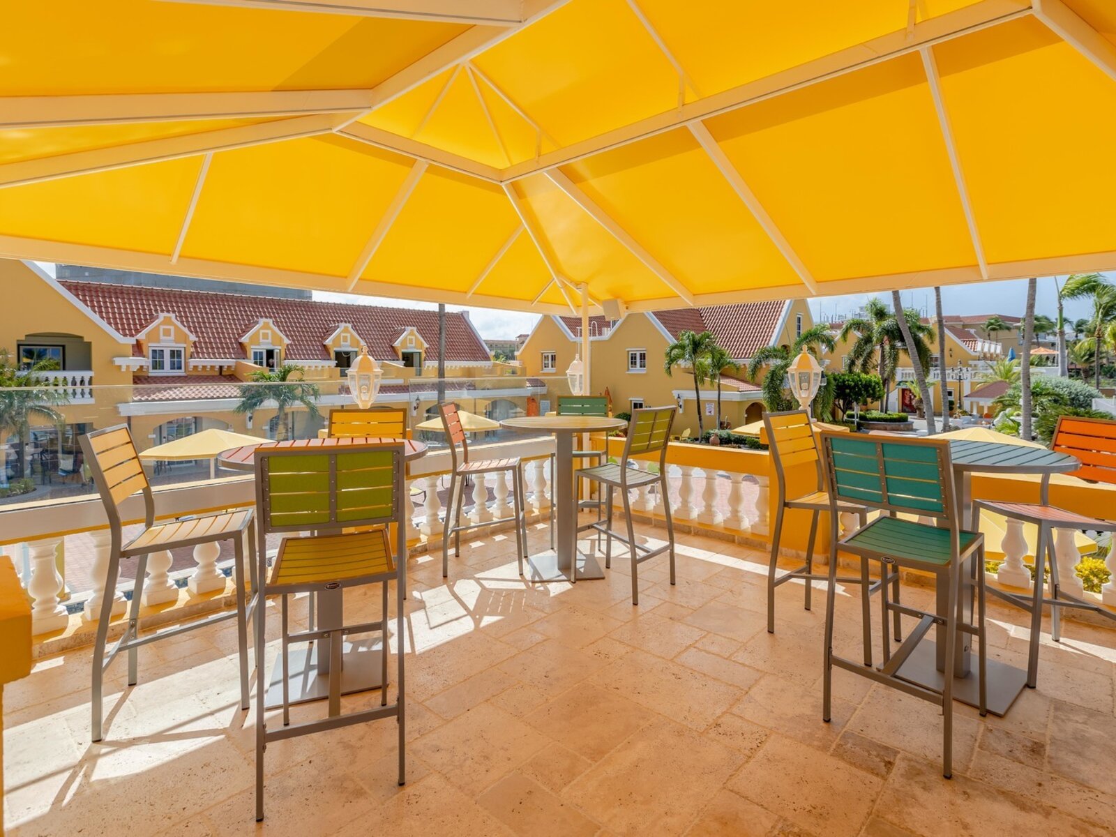 Horizons Bar