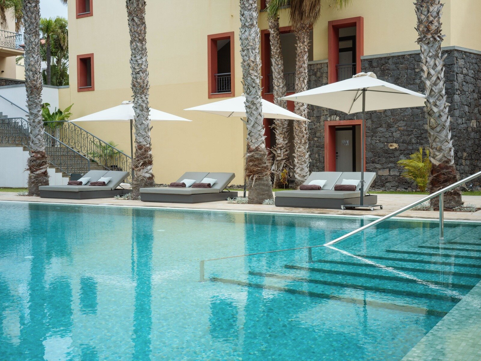 Relax Pool