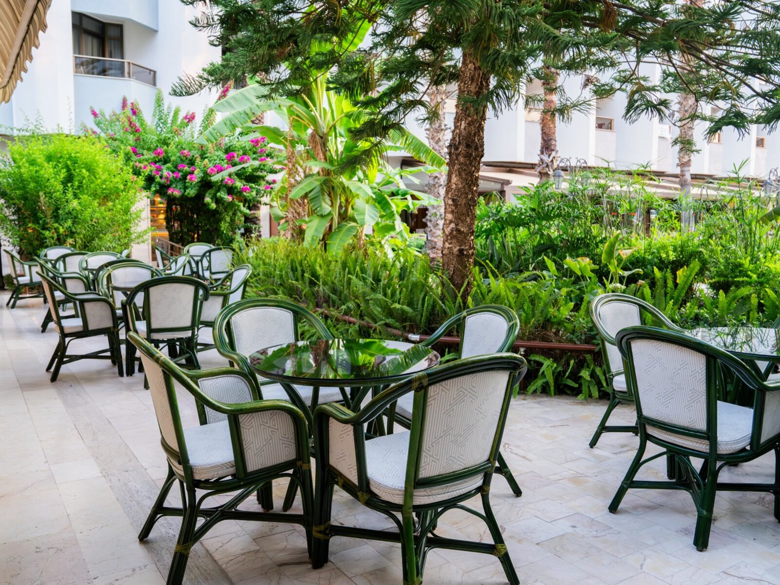 Atrium Bar