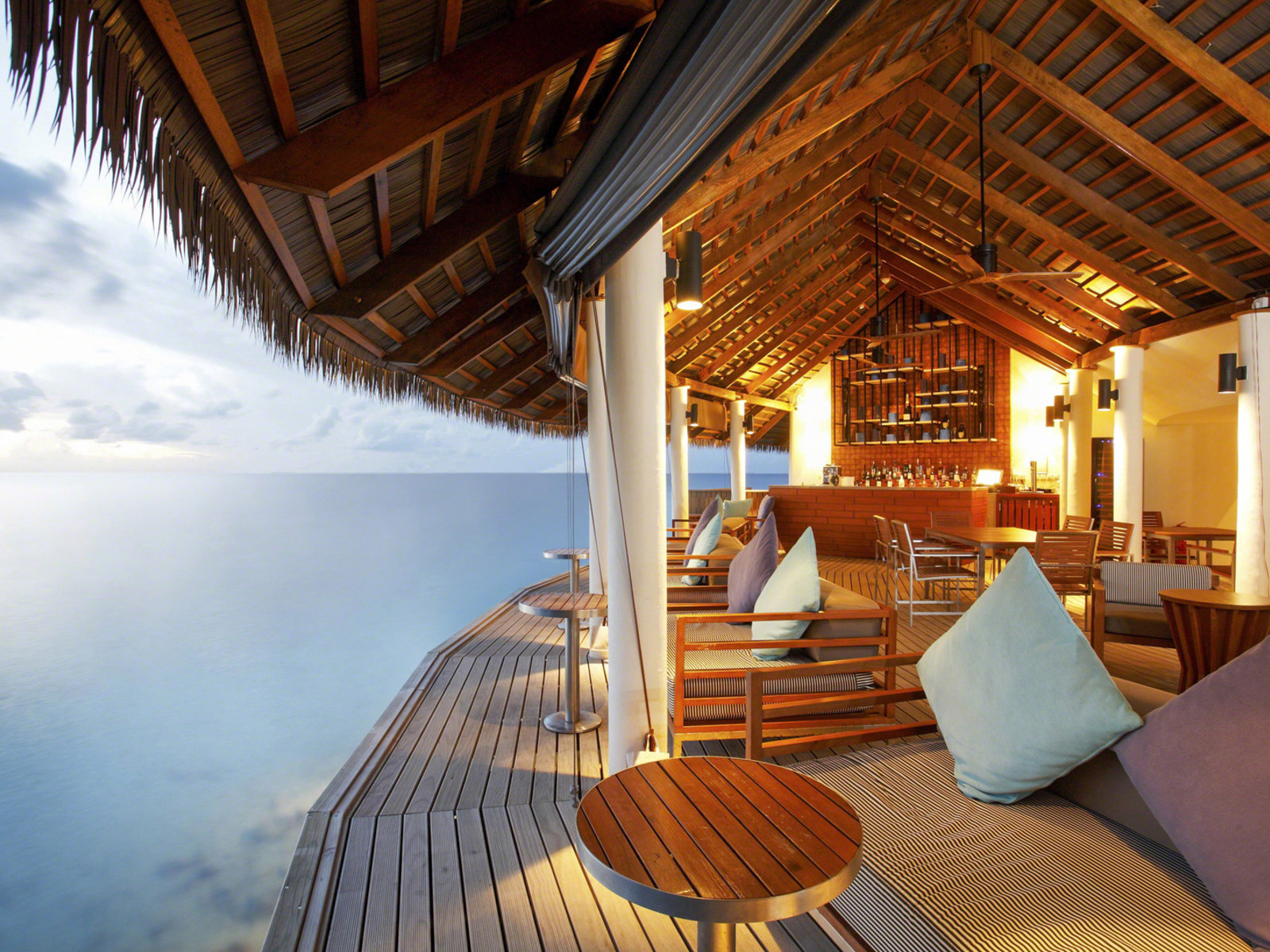 Giravaaru Bar