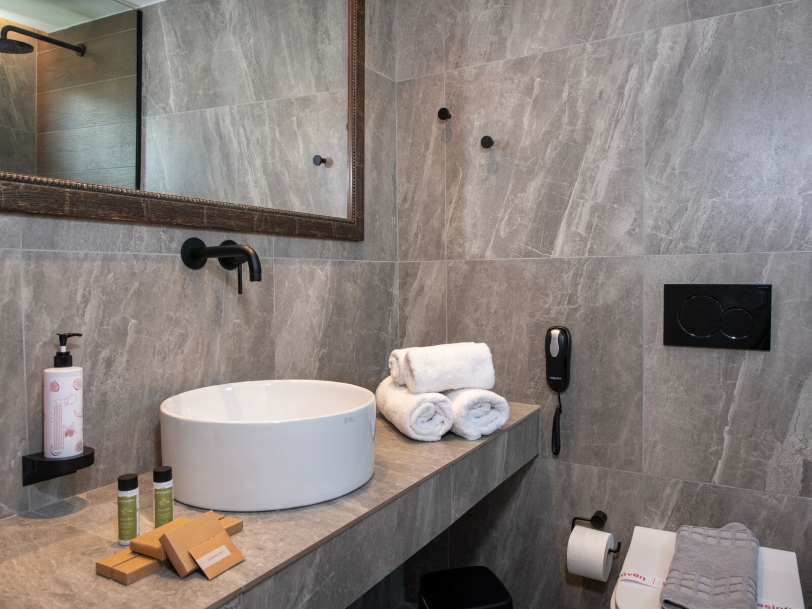 Wohnbeispiel Deluxe Suite with exterior Jacuzzi