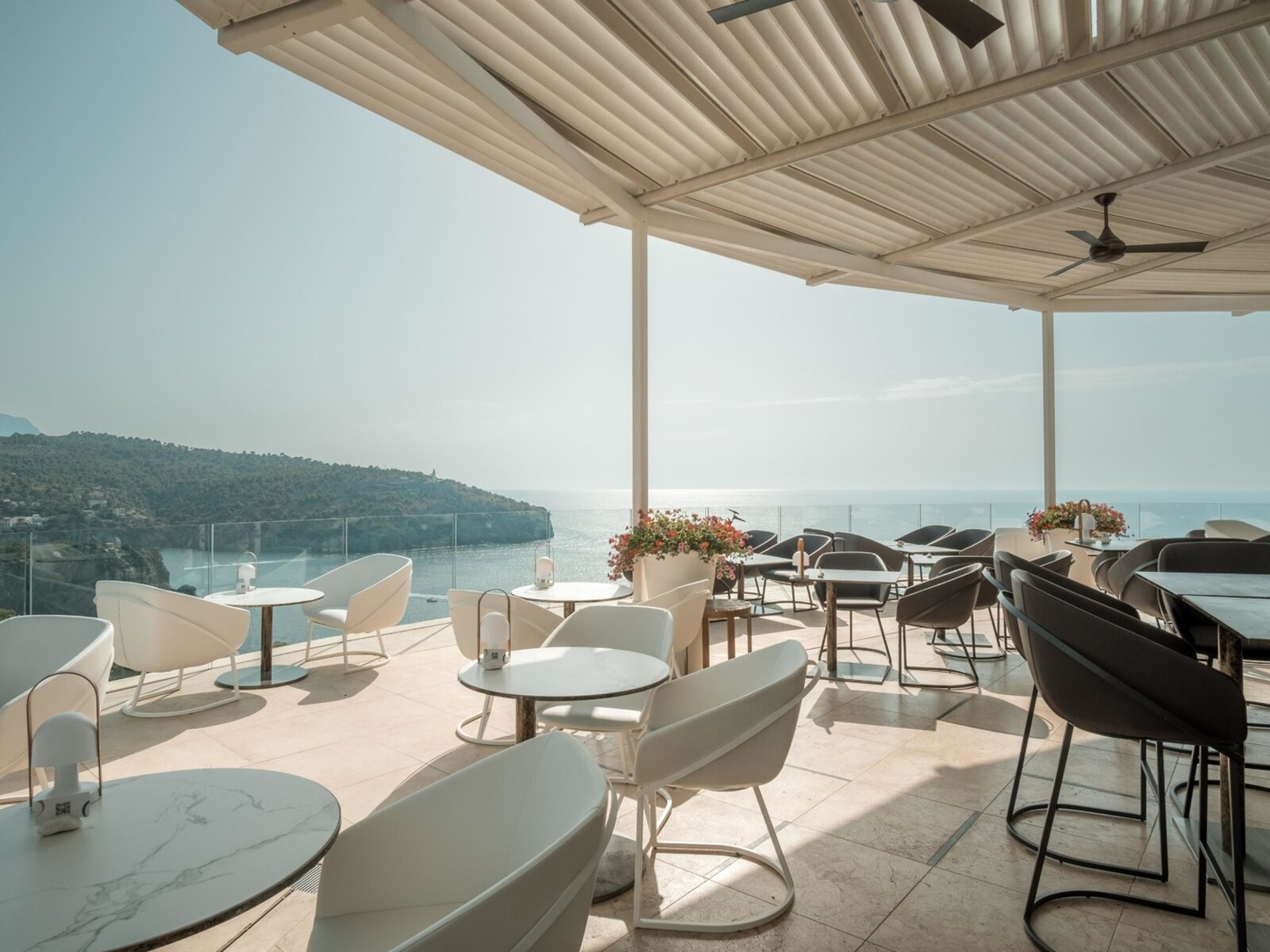Sunset  Lounge