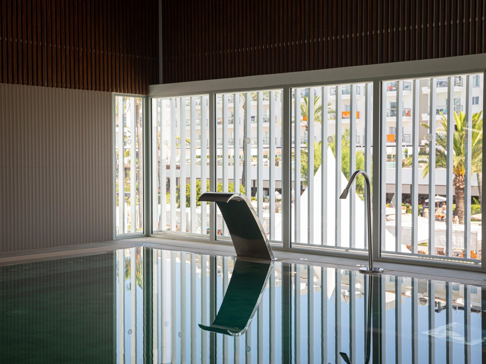 SPA INDOOR POOL