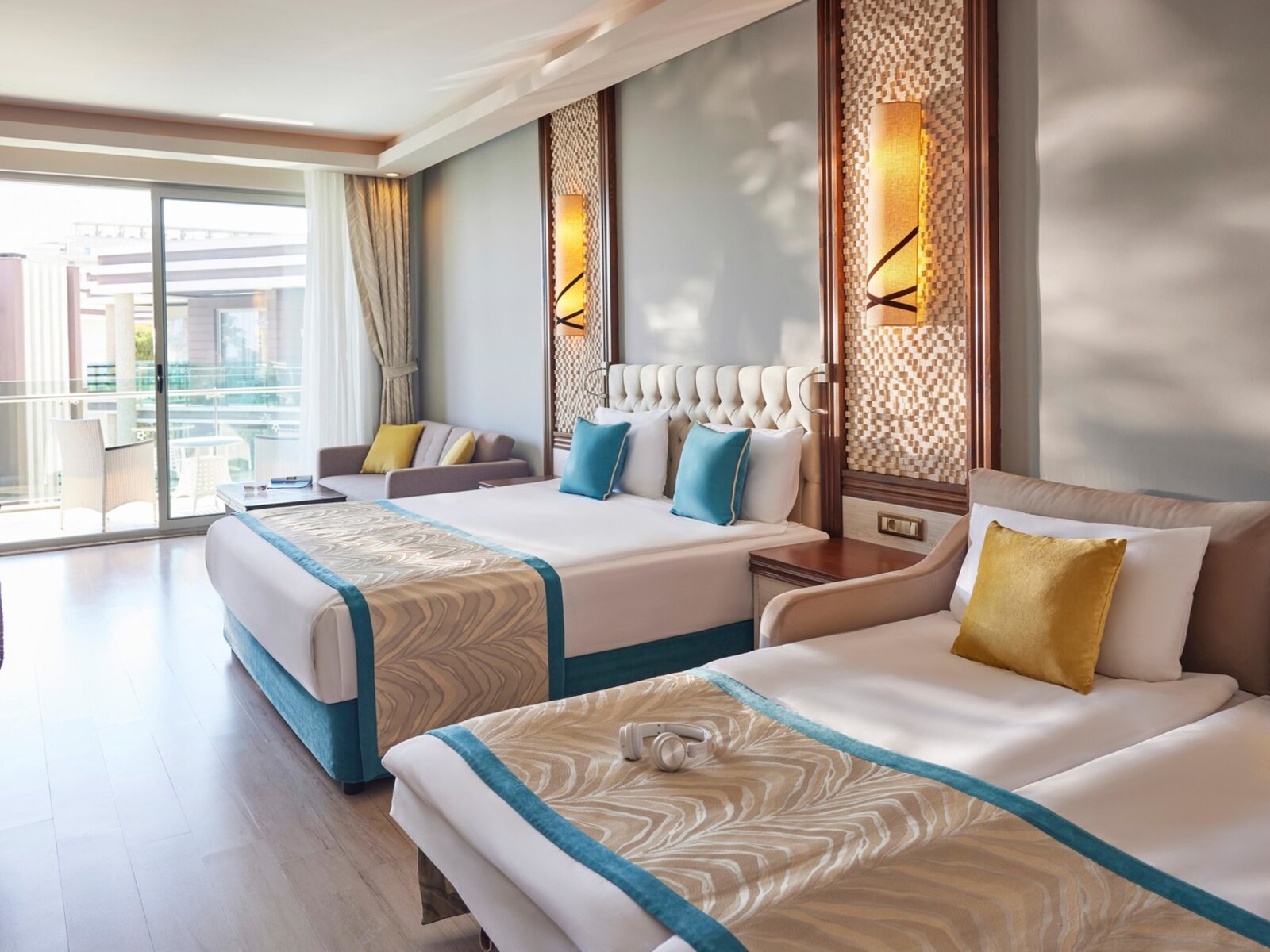 Wohnbeispiel Double Room Superior Lagoon Partial Sea View