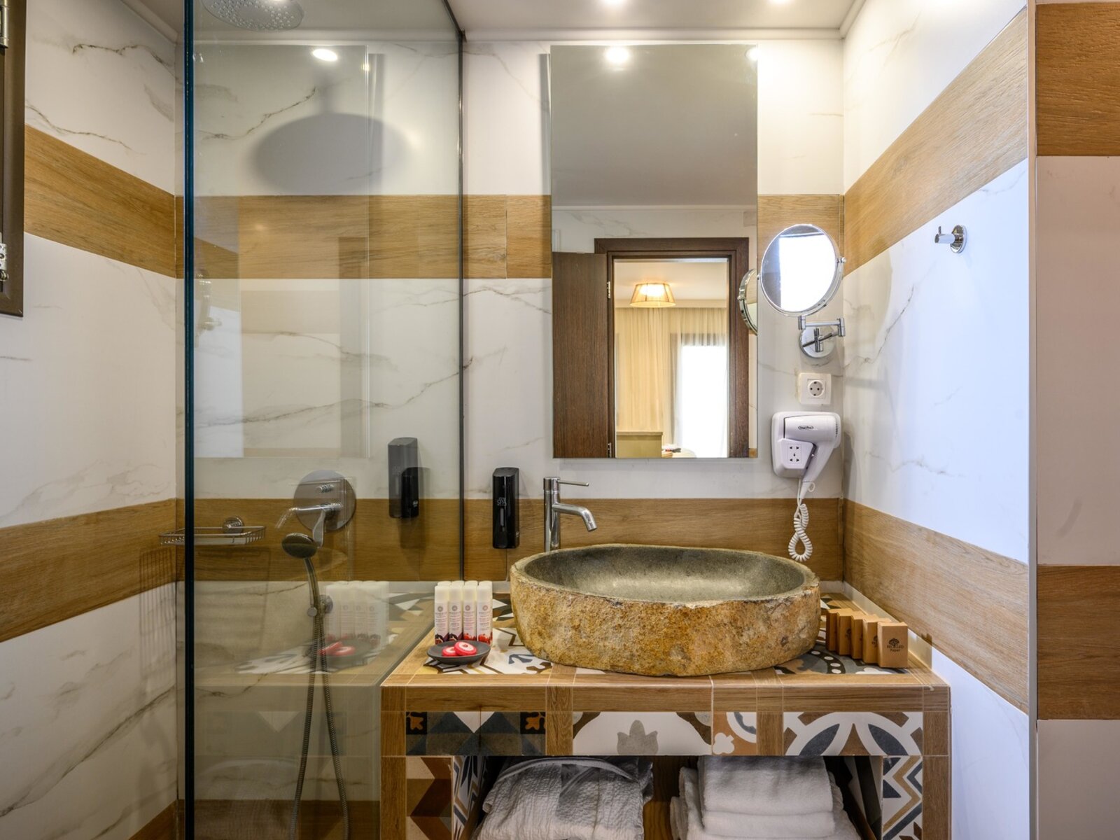 Wohnbeispiel Luxury 1 bedroom Suite Inland View