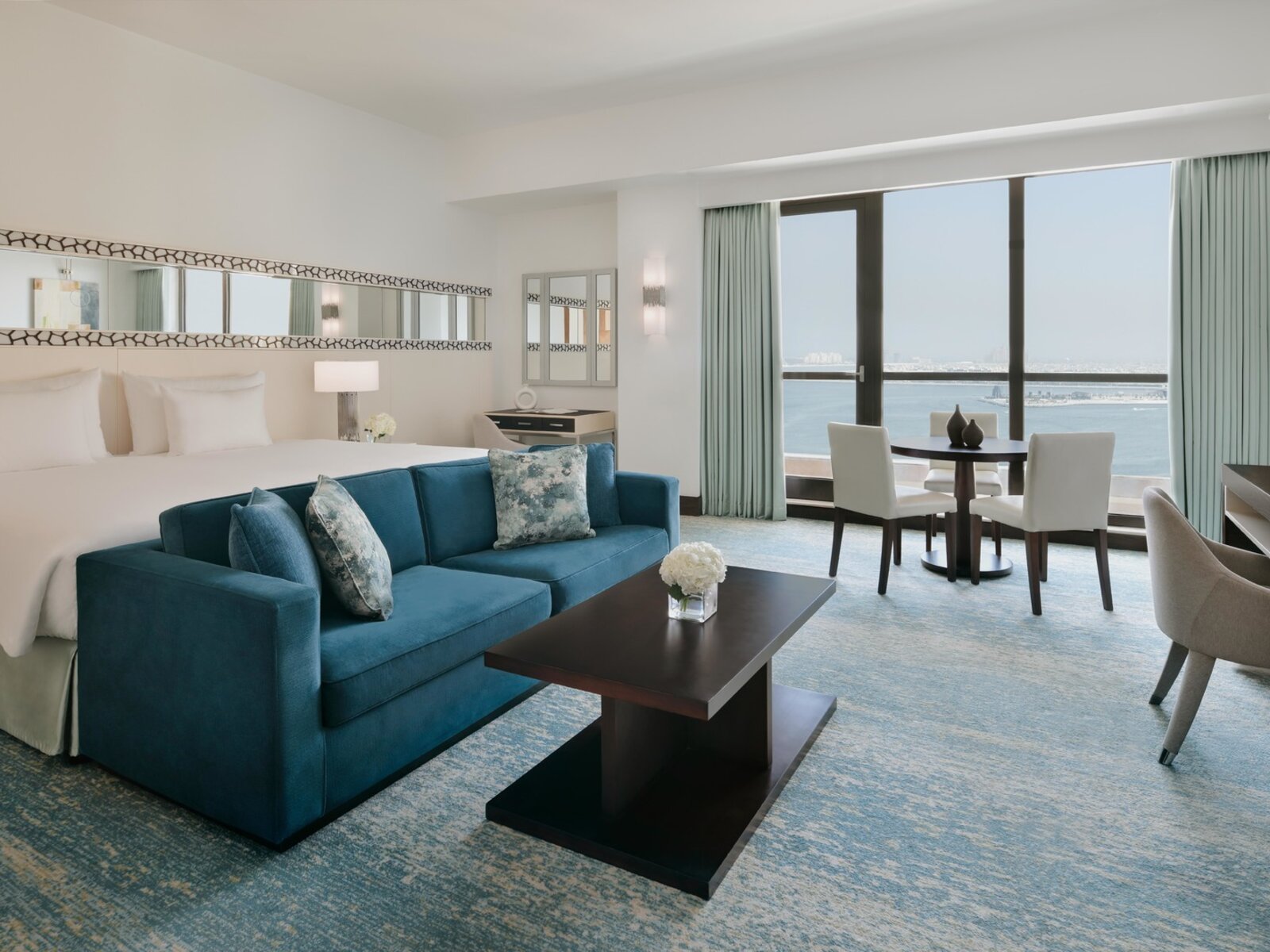 Wohnbeispiel Sea View Junior Suite with Balcony and Lounge Access