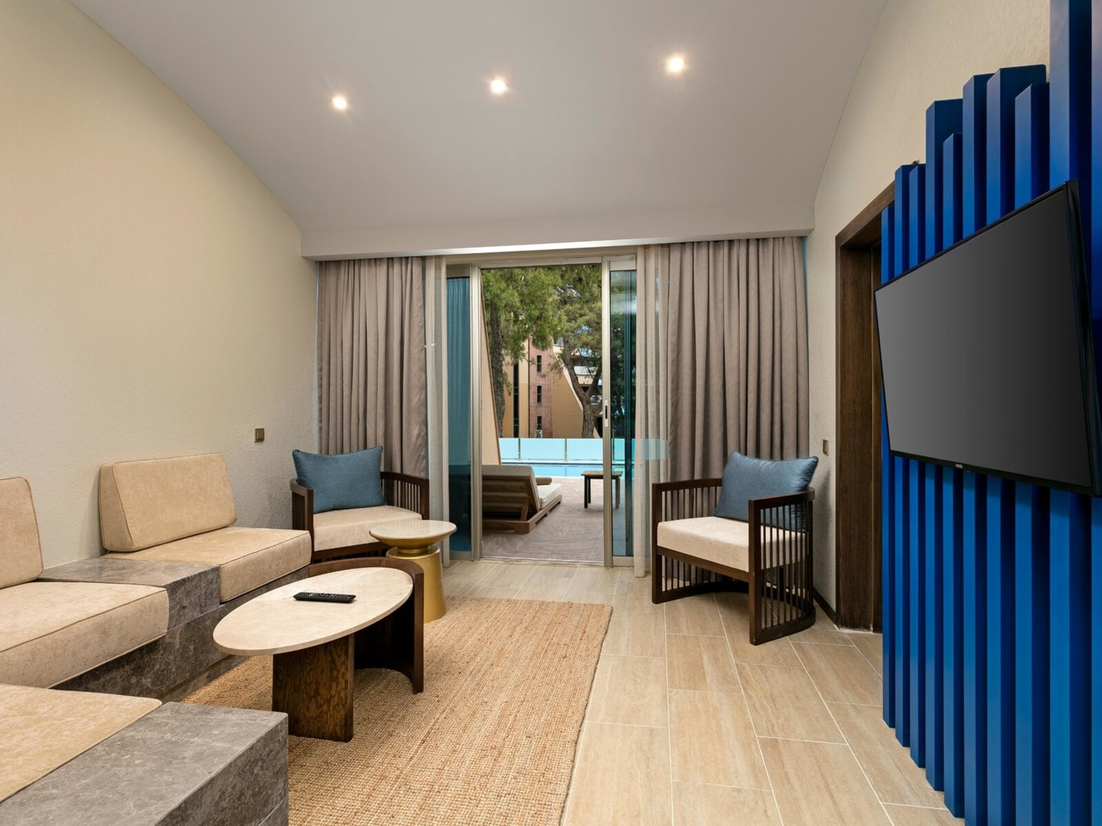 Wohnbeispiel Family Pool House (Ground Floor)