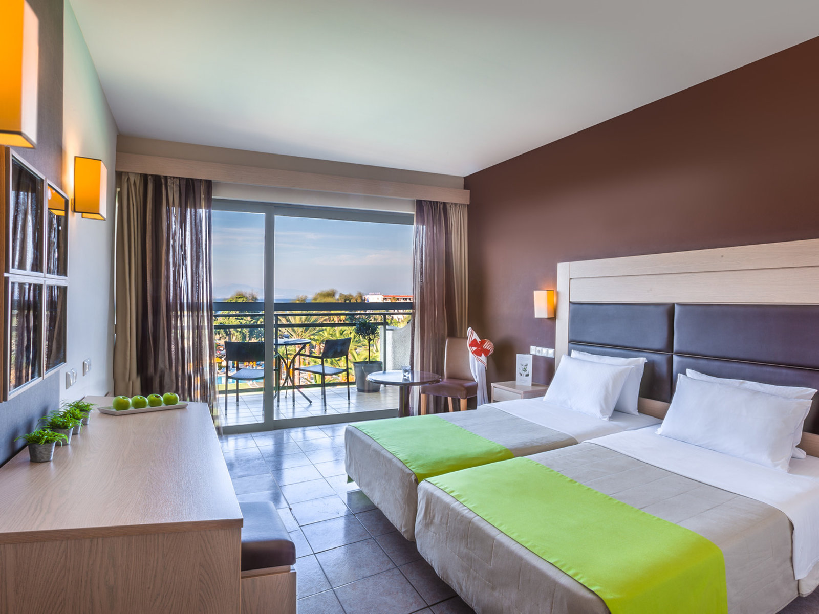 Wohnbeispiel Standard room side sea view