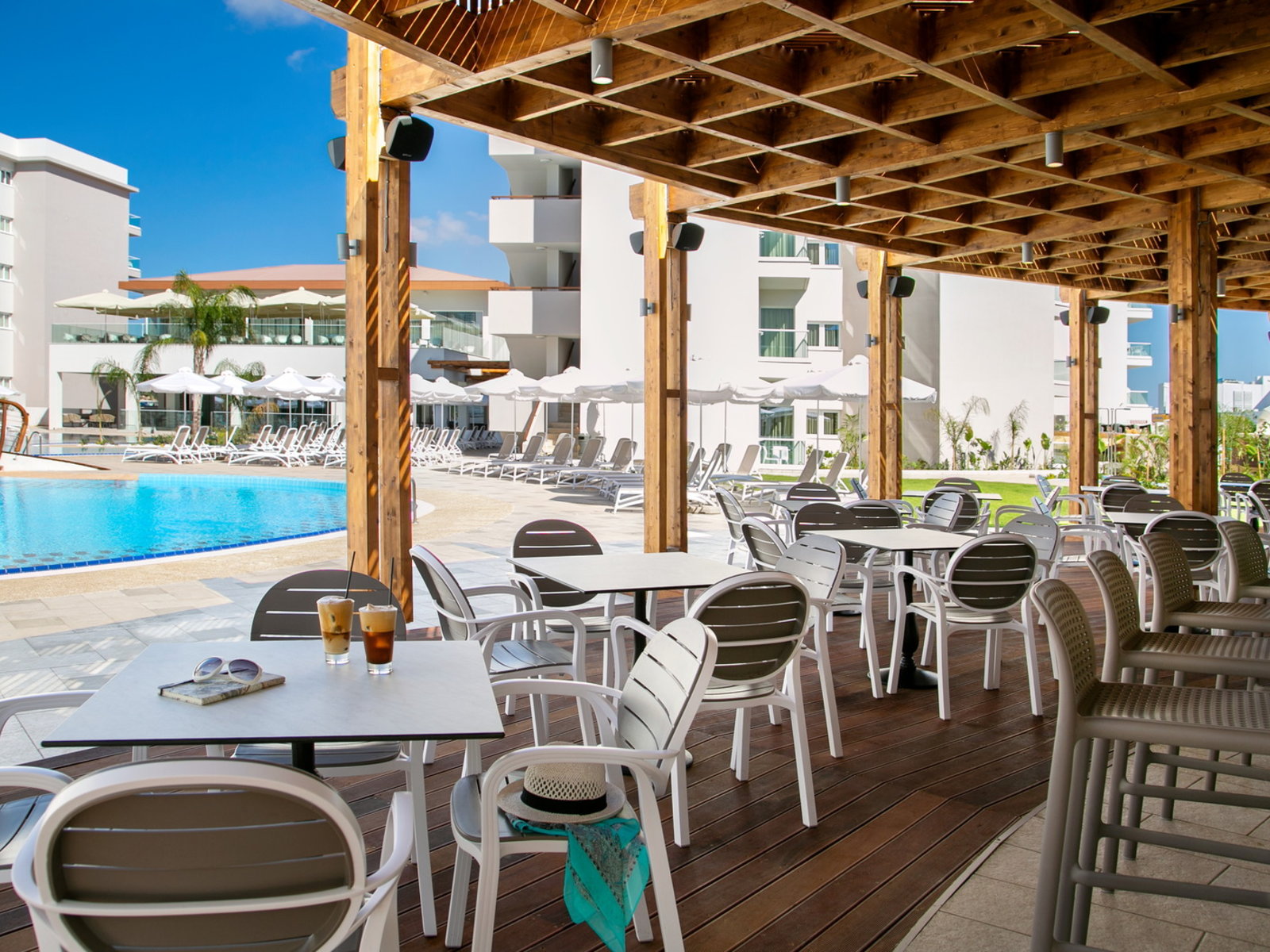 AQUA POOL BAR