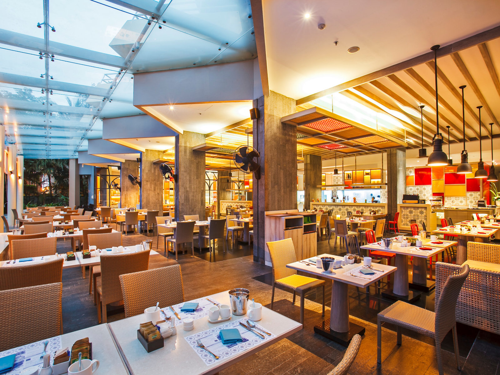 Sea Breeze Cafe & Terrace