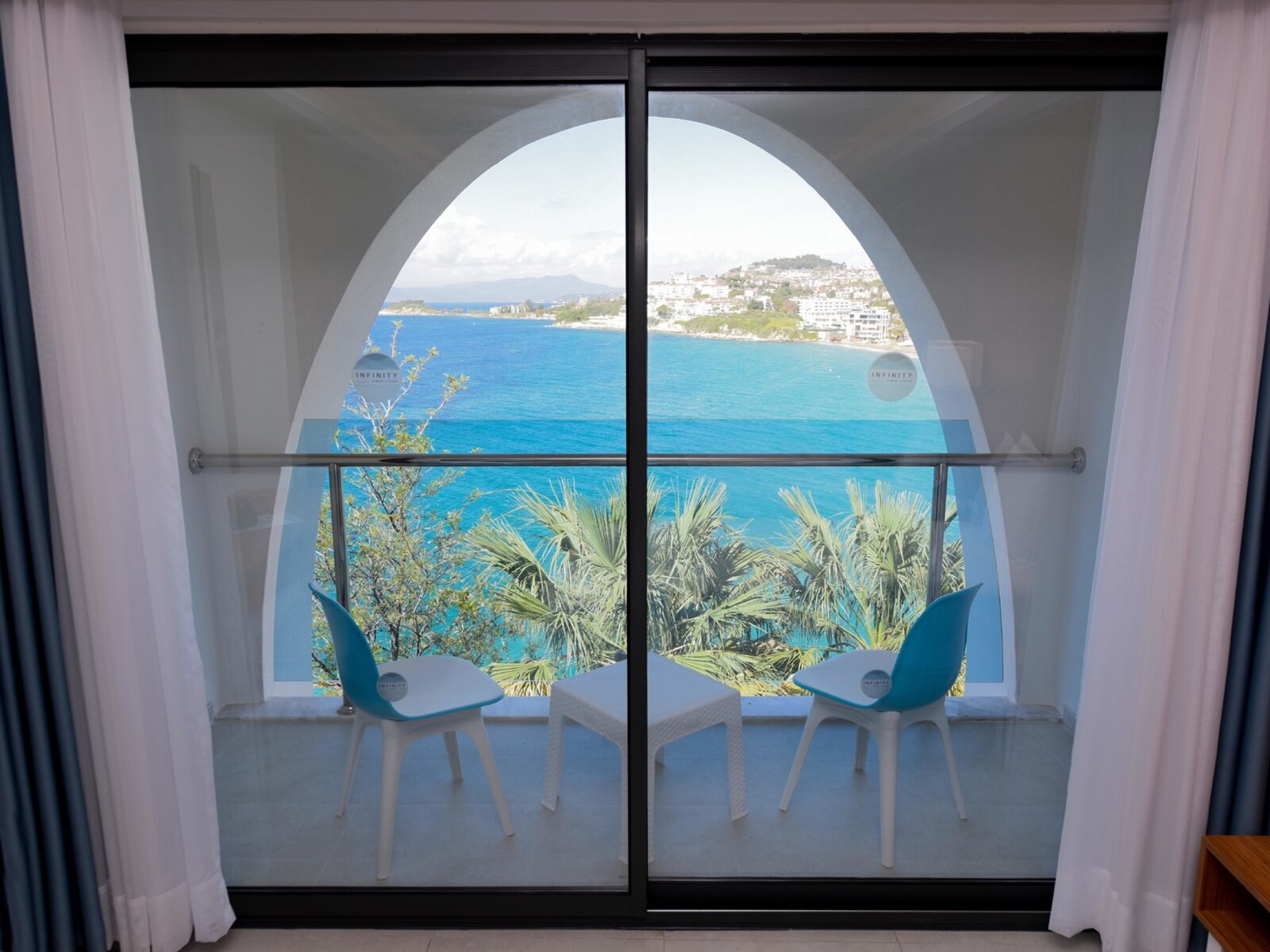 Wohnbeispiel Large Sea View Room