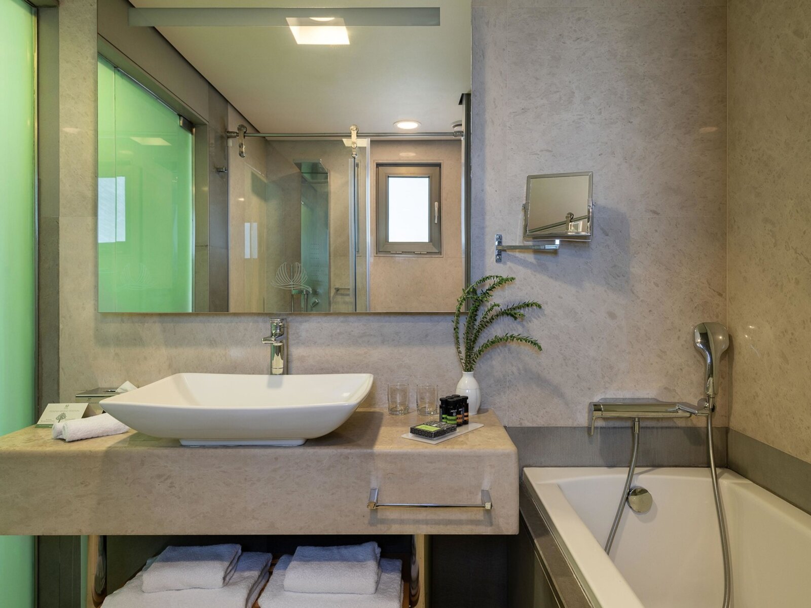 Wohnbeispiel Deluxe room Sharing pool