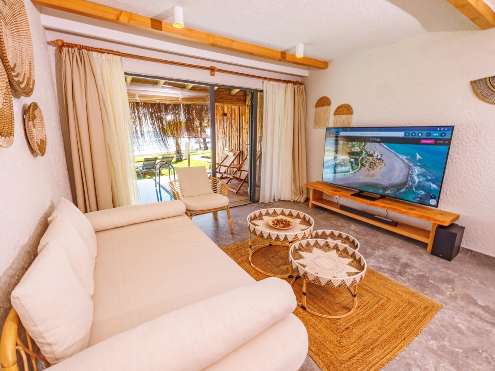Wohnbeispiel Villa with Private Pool