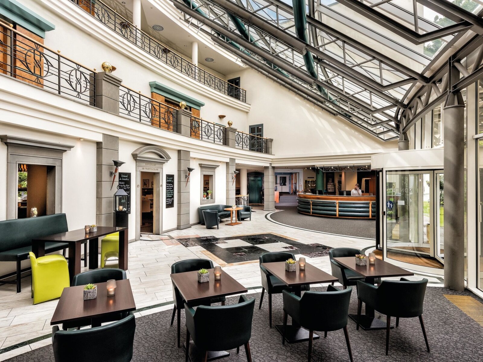 Lobby-Bar