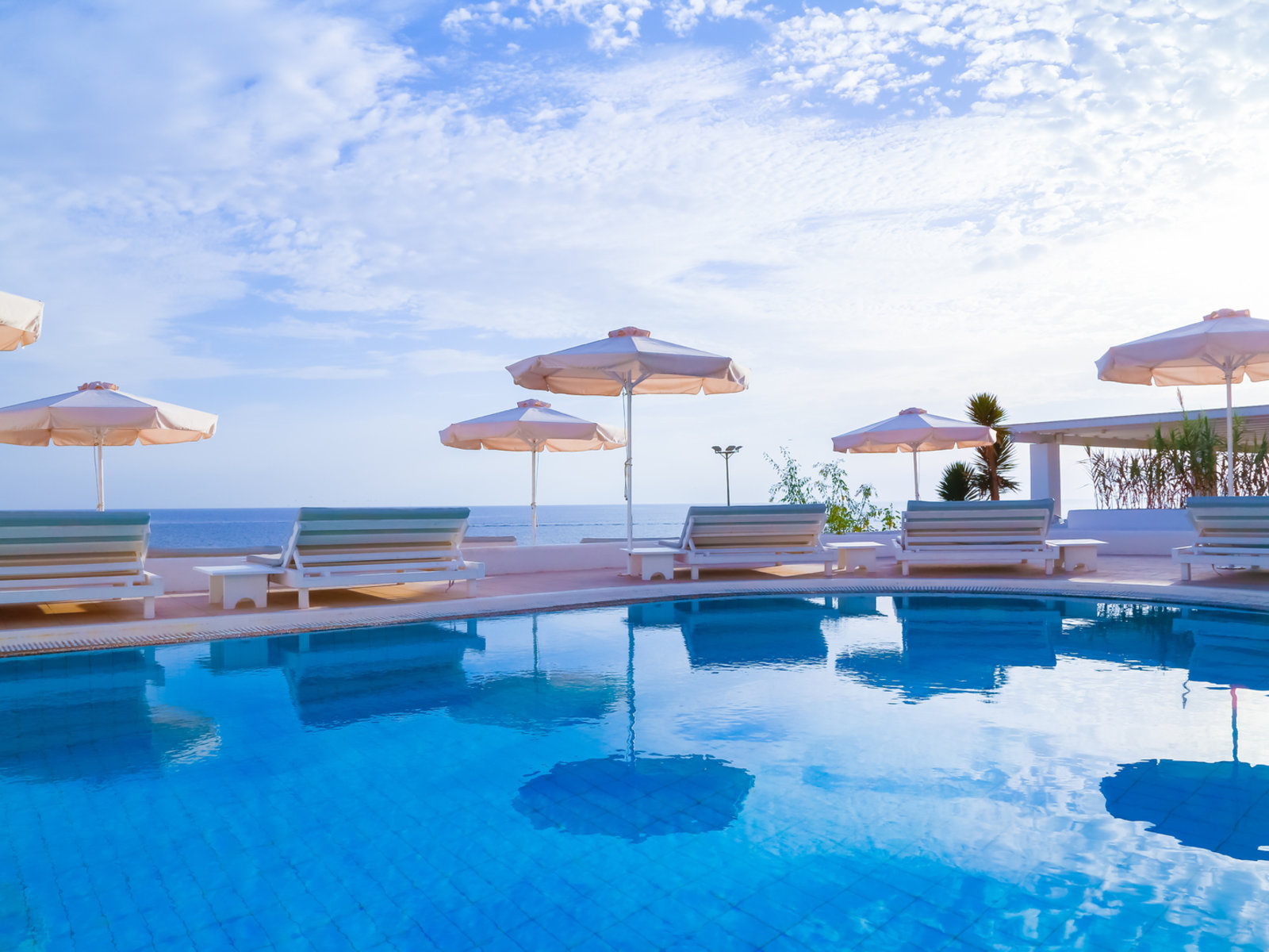 Pool („AI-generated“)