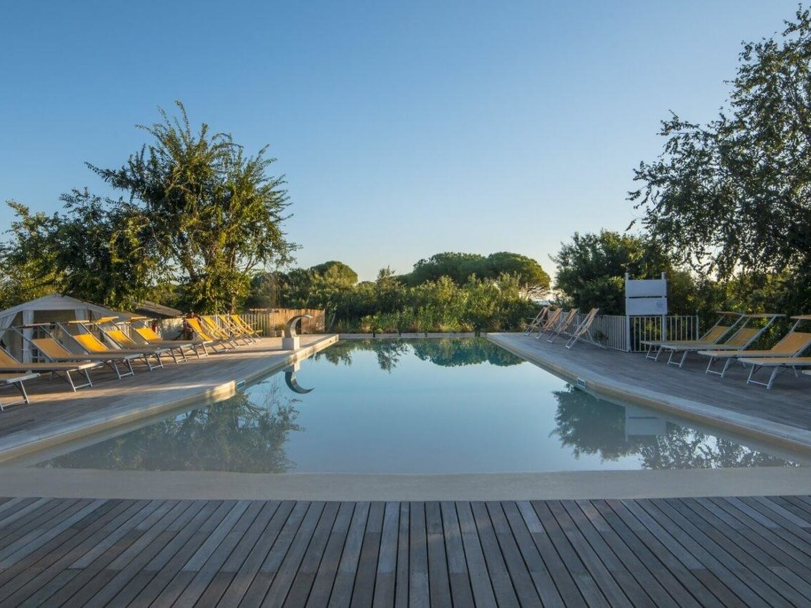 Relax pool