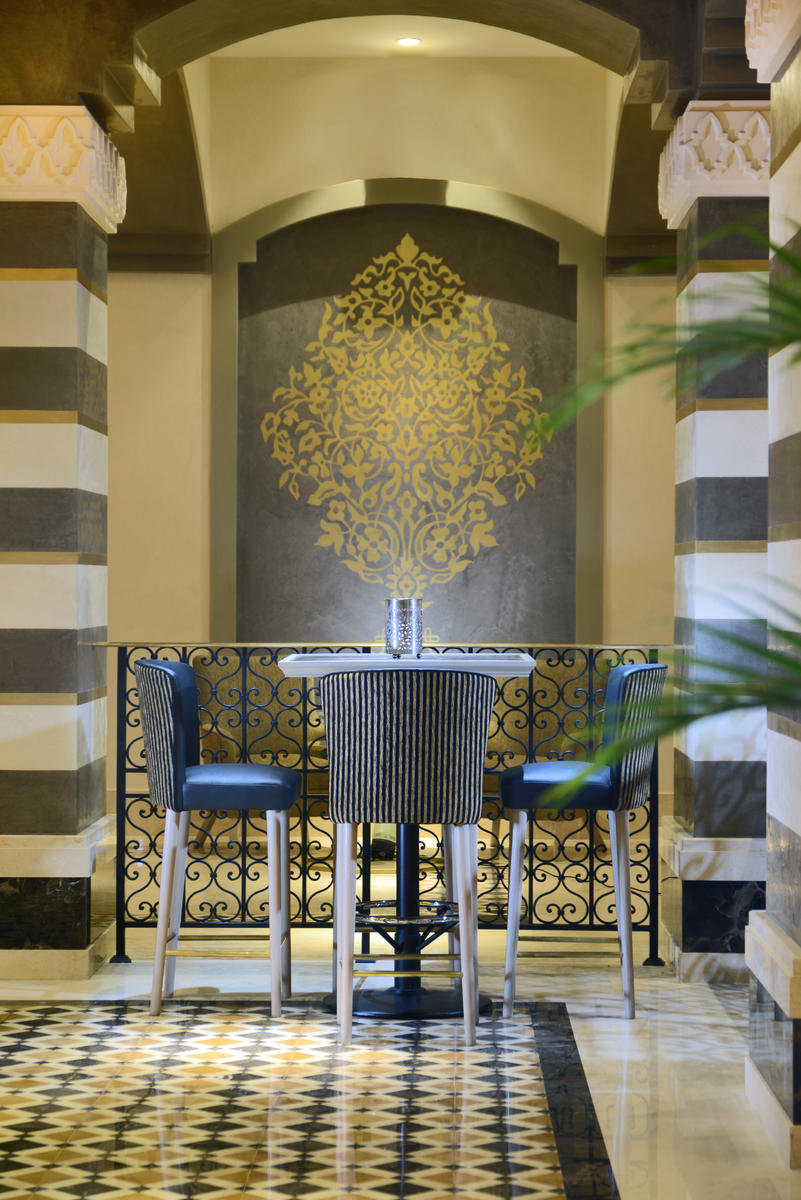 Cazar Lobby Bar