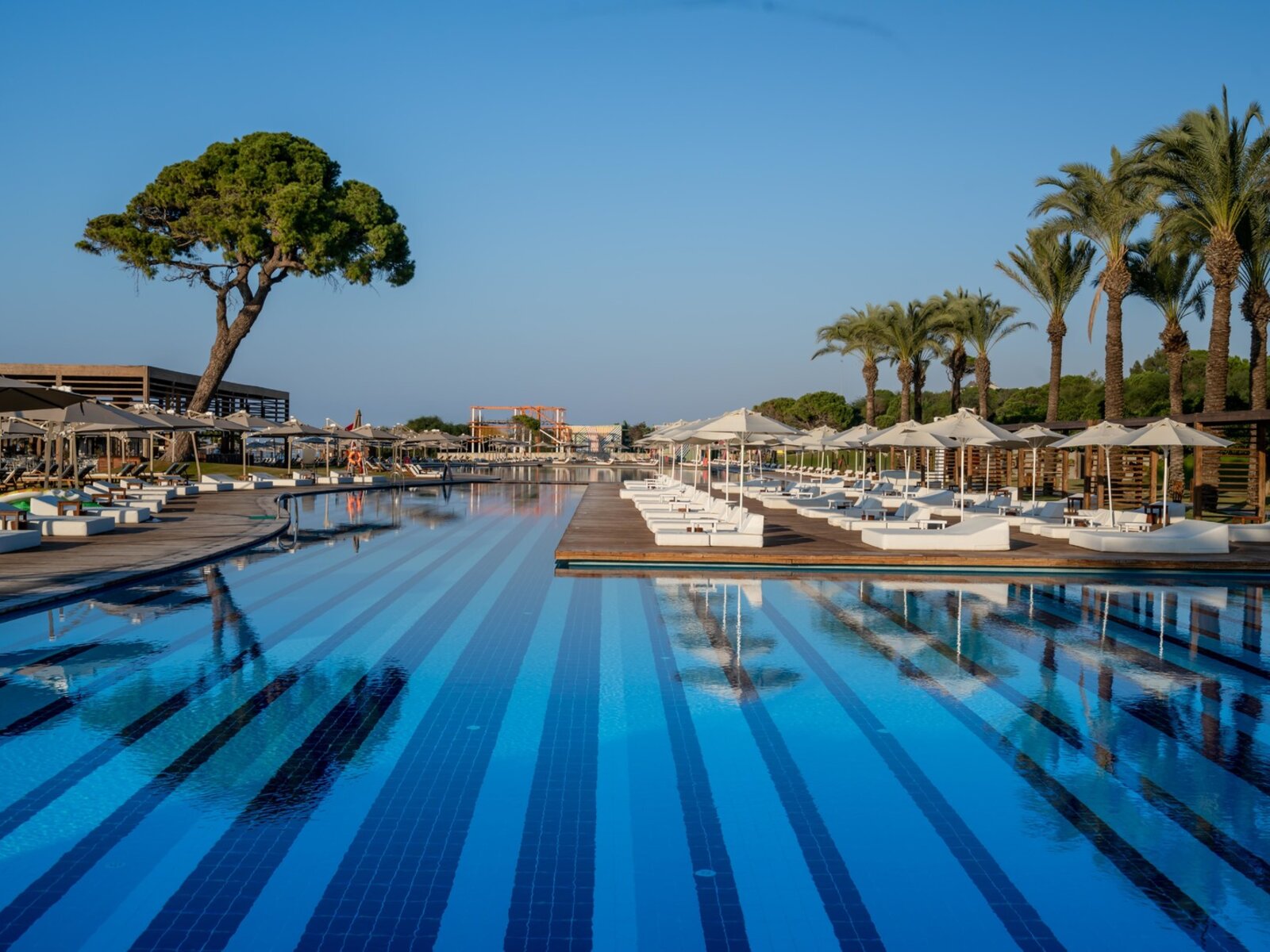 Main Pool (seasonable heating)