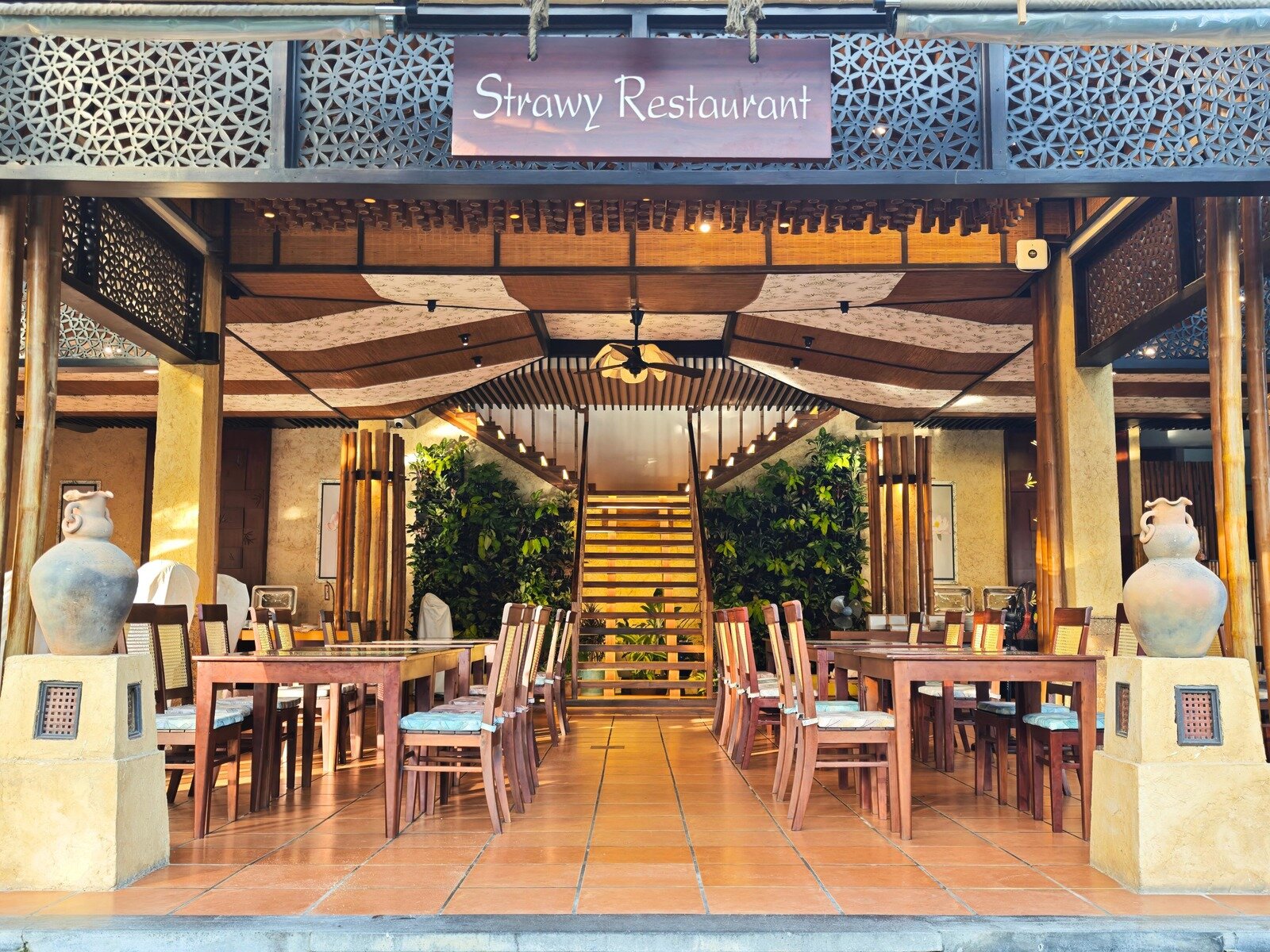 Strawy Restaurant