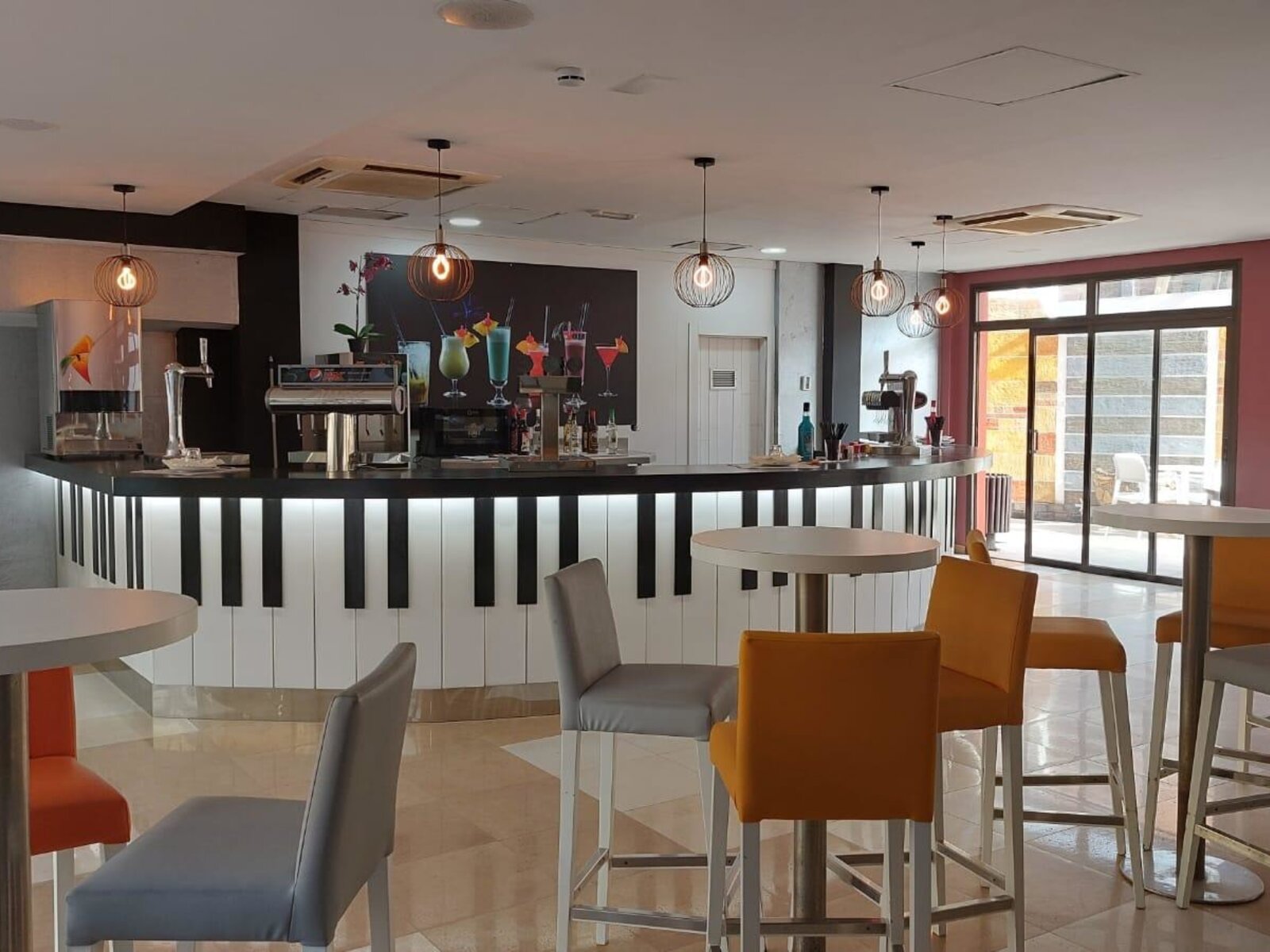 Bar Salon