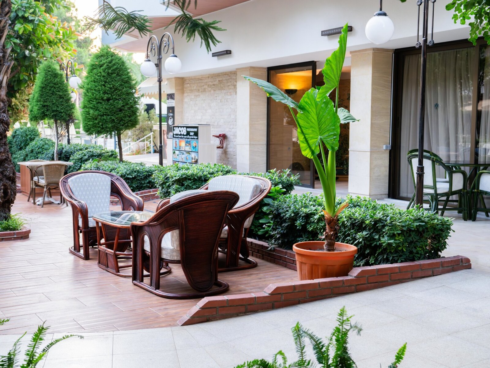 Atrium Bar