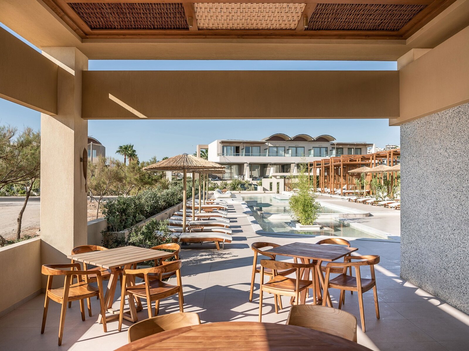 Avra Seaside bar & restaurant