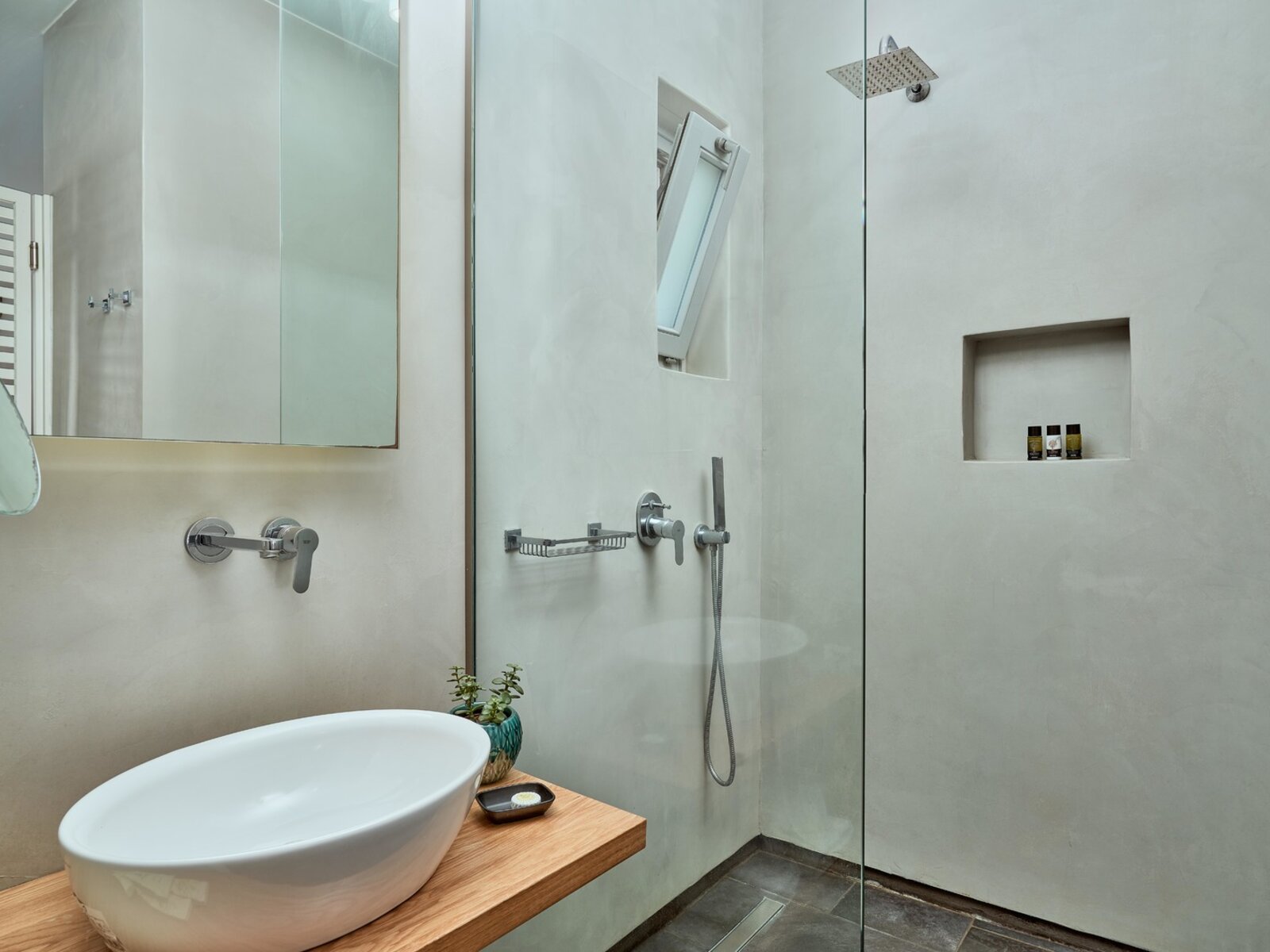 Wohnbeispiel Ground Floor Suite with Private Pool
